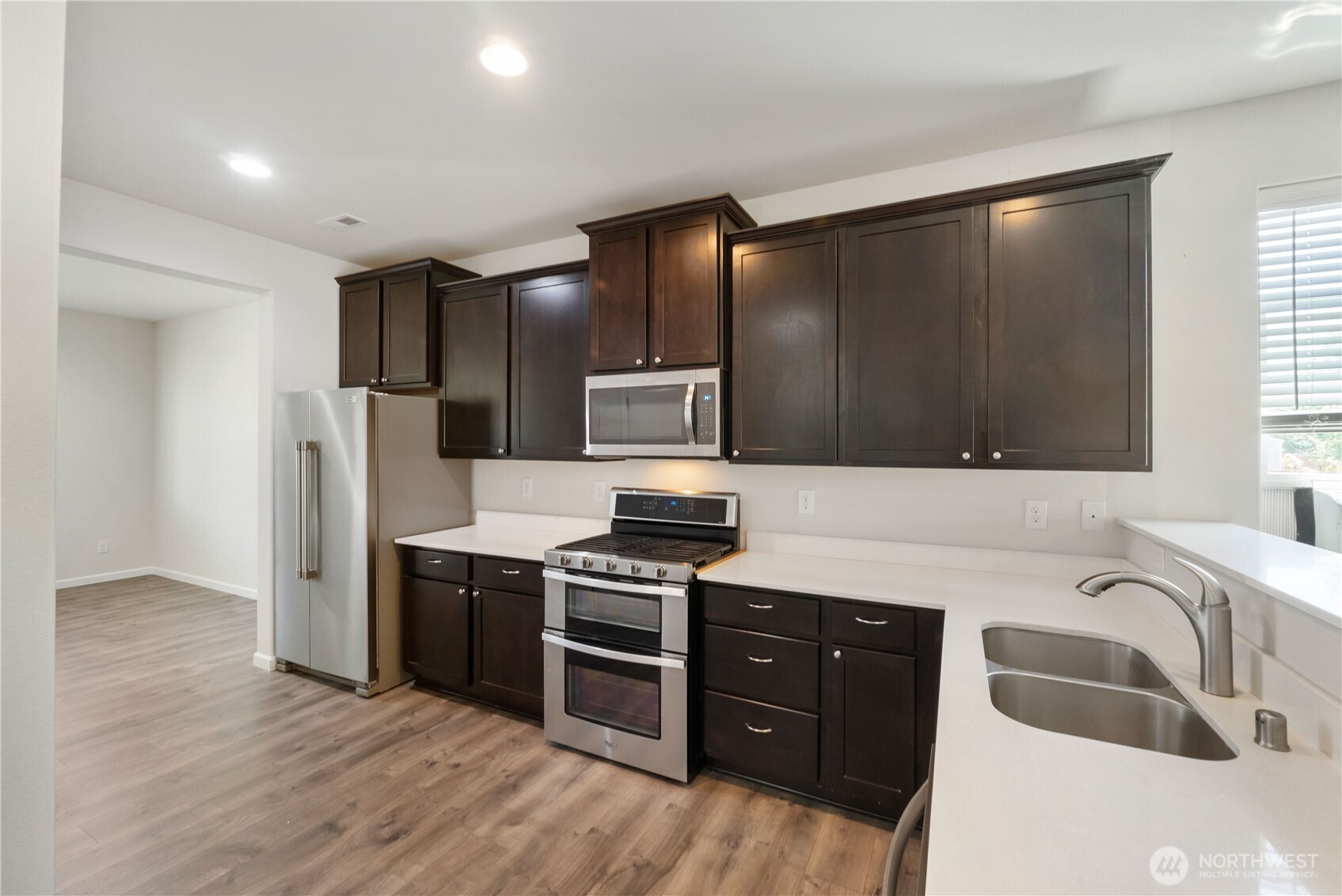 property viewer photo 8