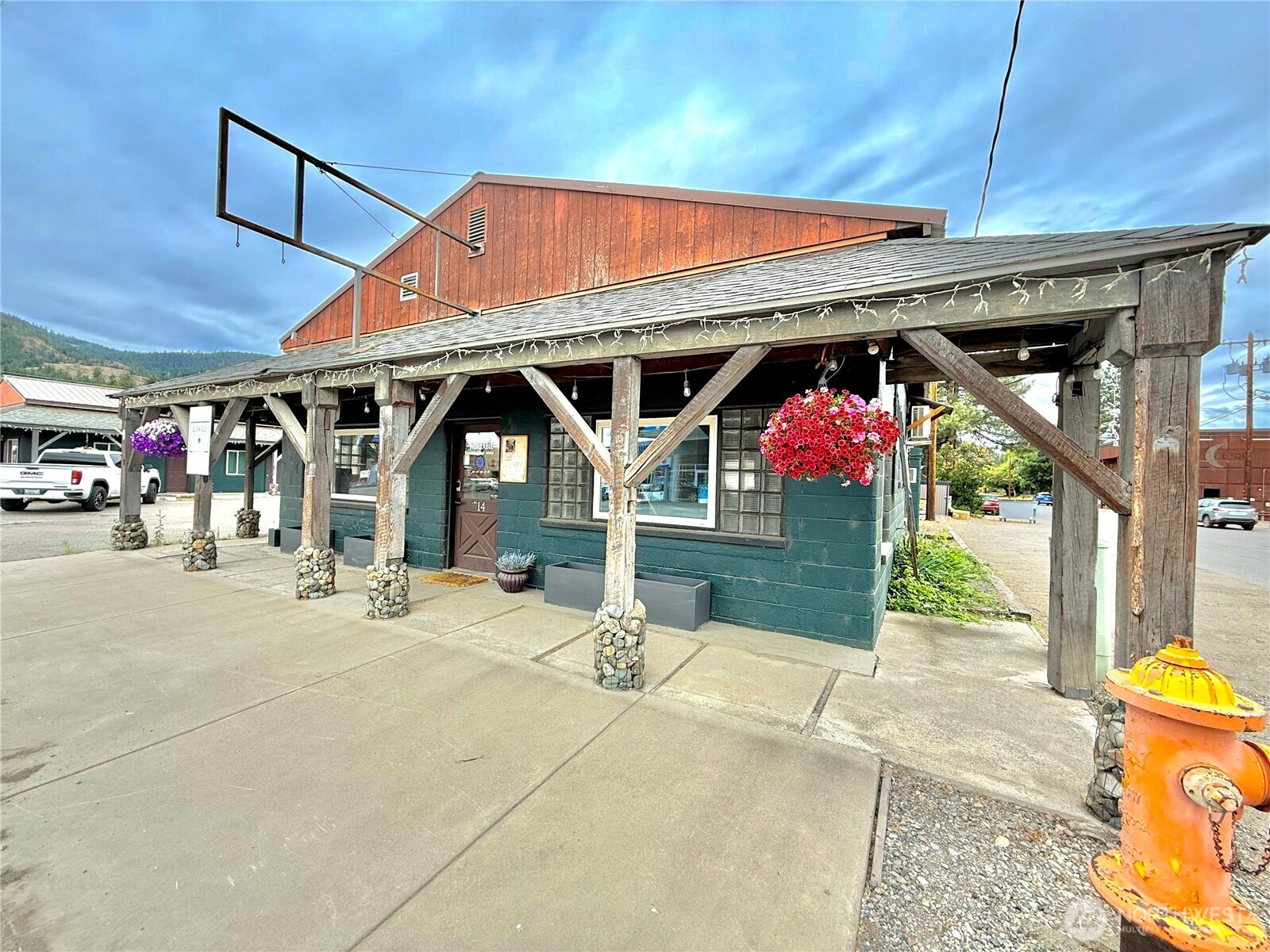 main property photo 2