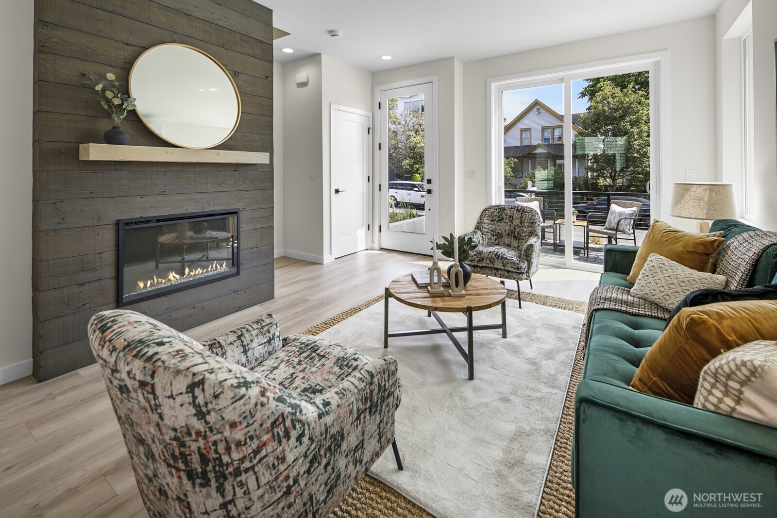 property viewer photo 2