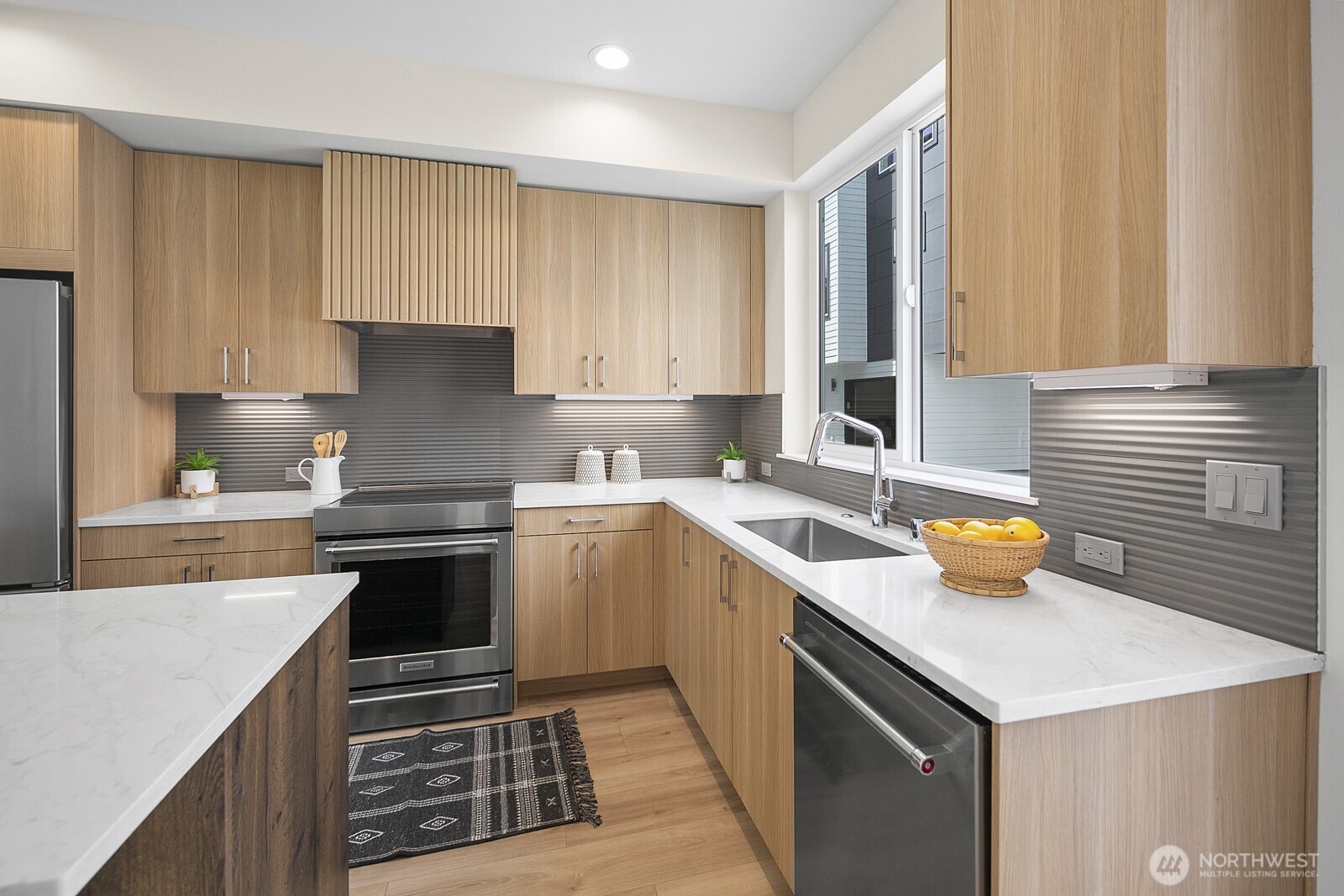 property viewer photo 9