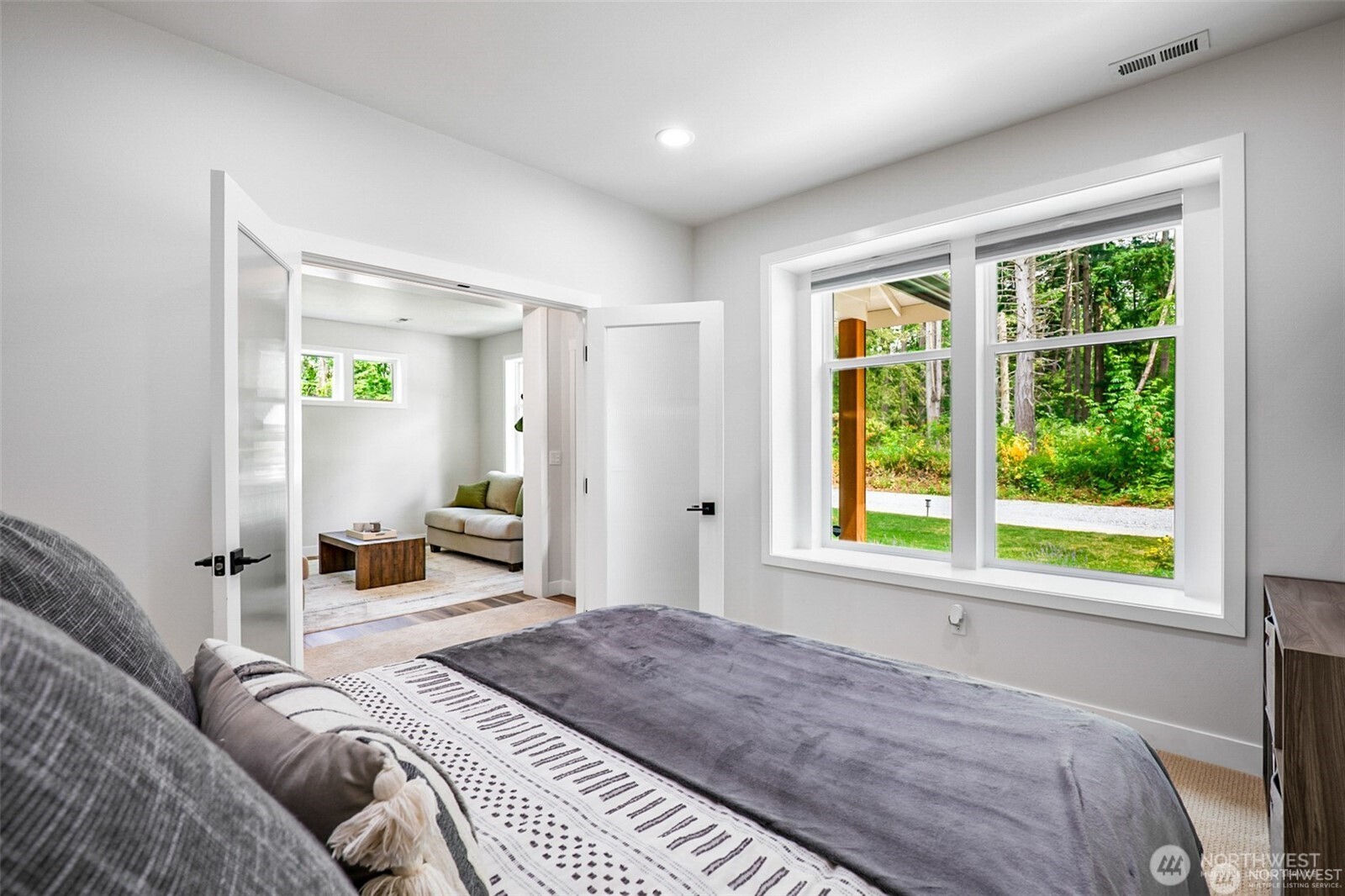property viewer photo 17
