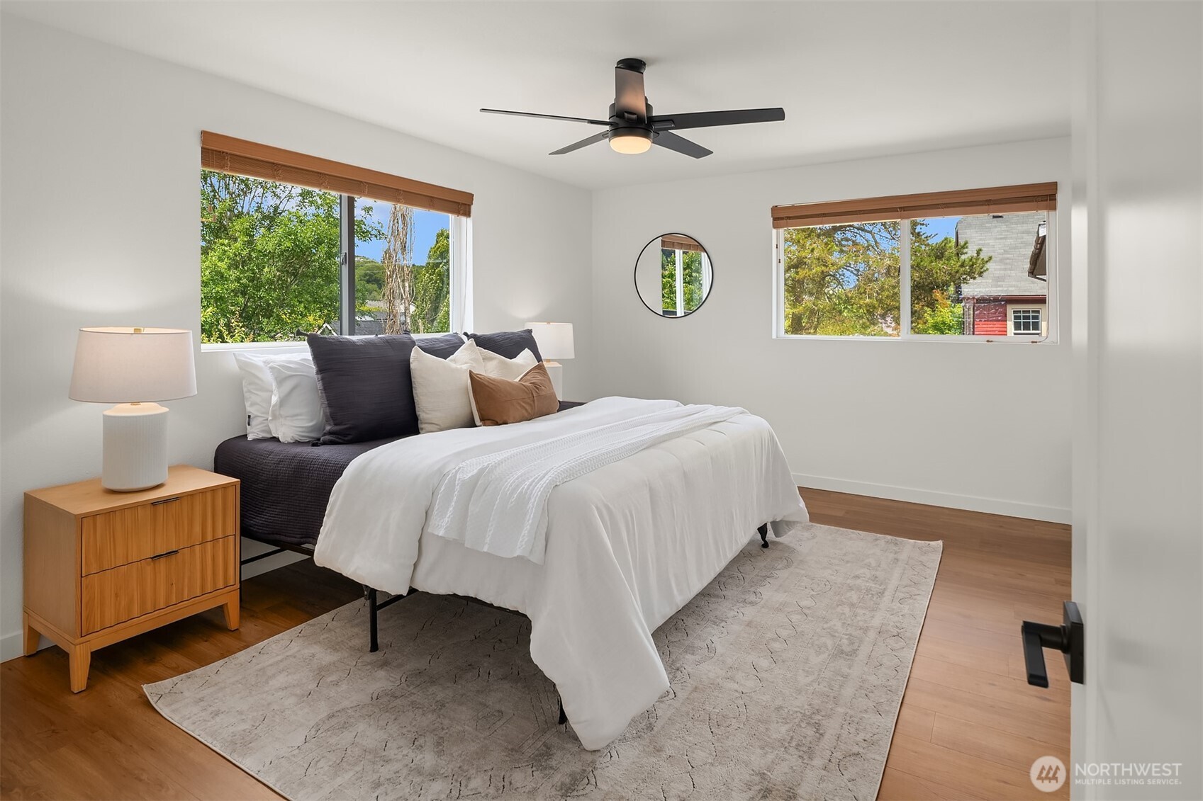property viewer photo 13