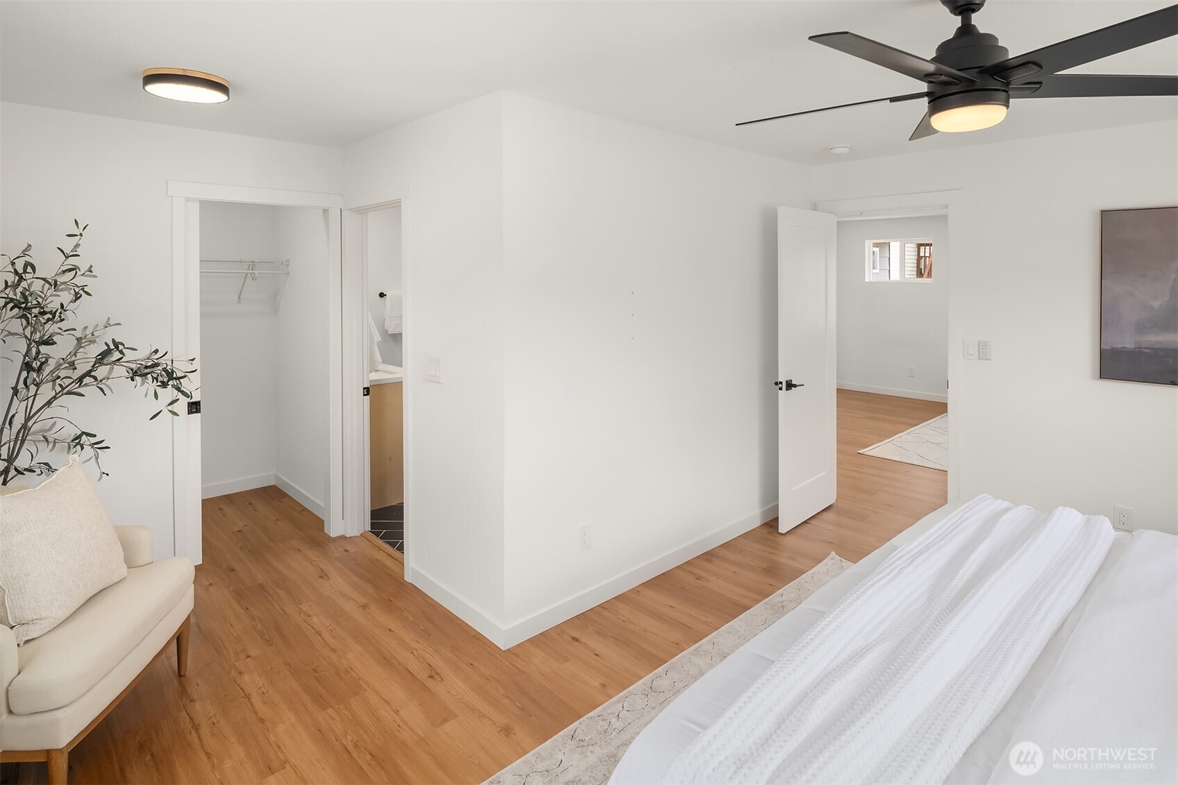 property viewer photo 15