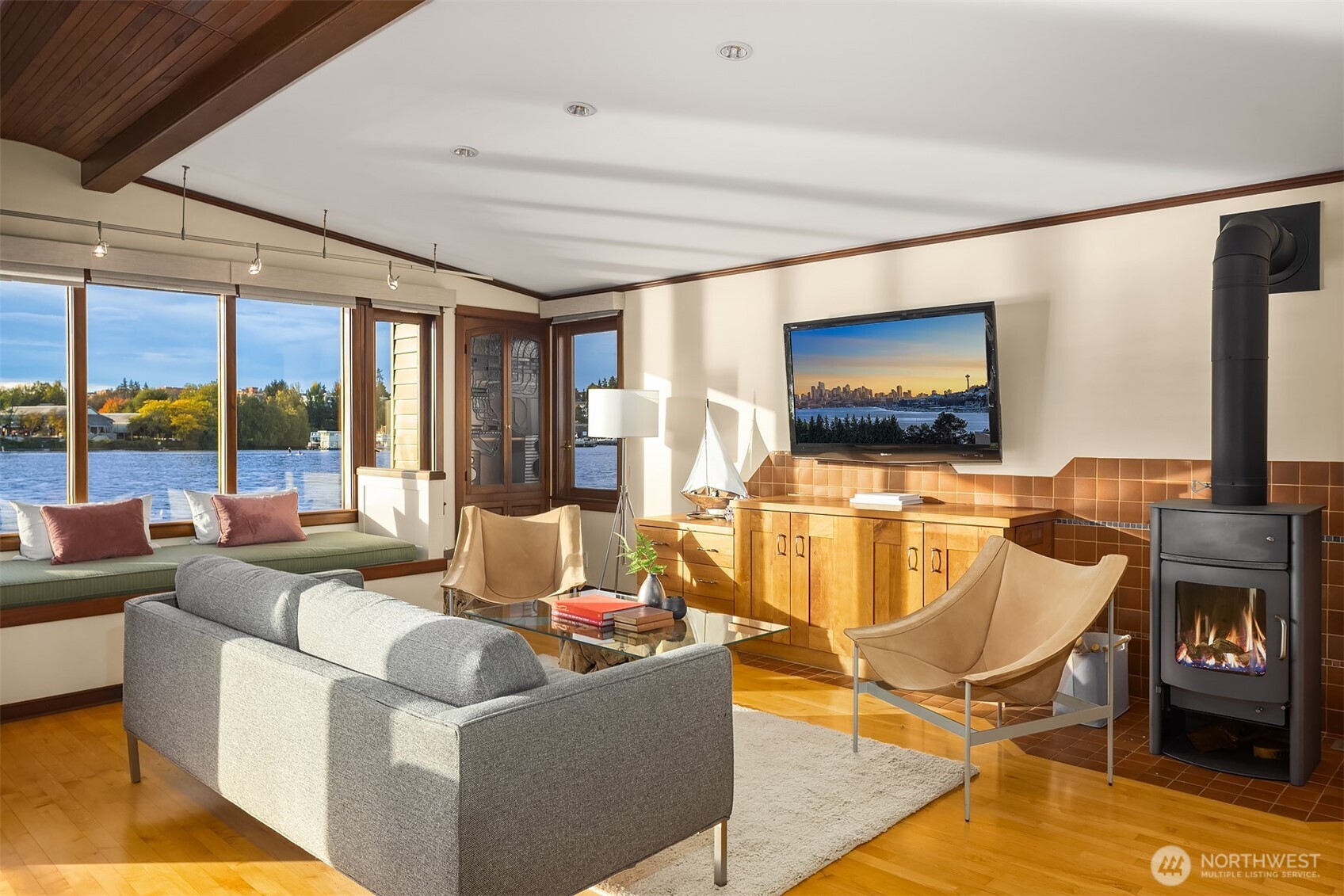property viewer photo 7