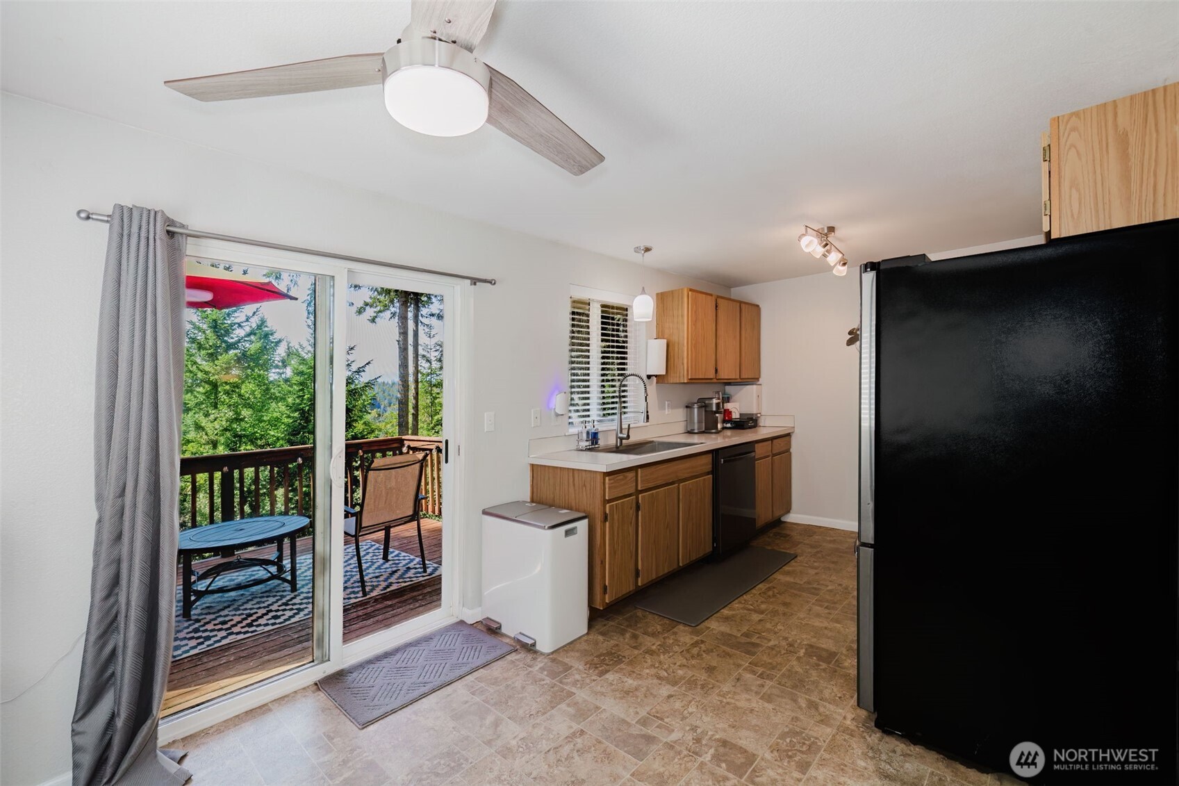 property viewer photo 7