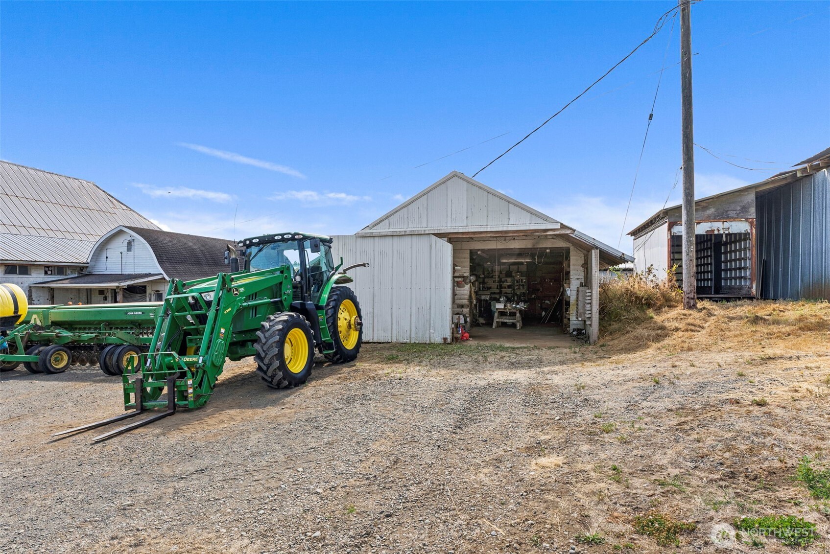 main property photo 13