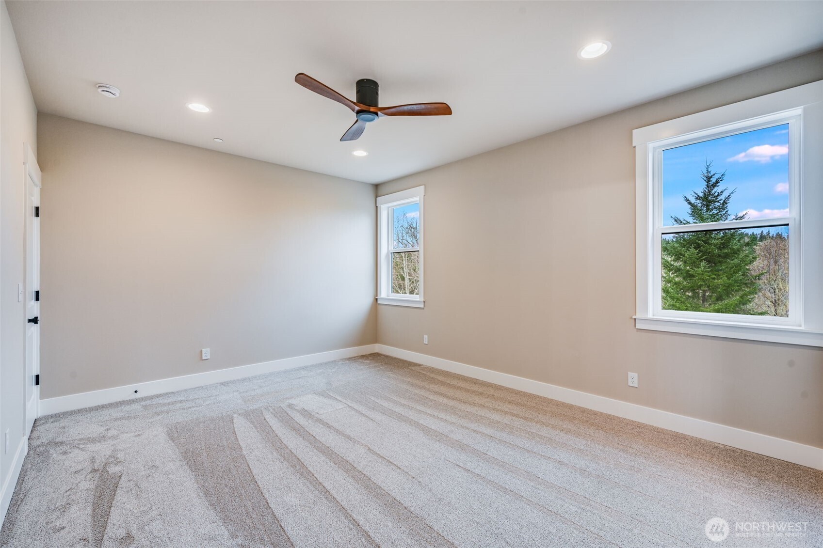 property viewer photo 10