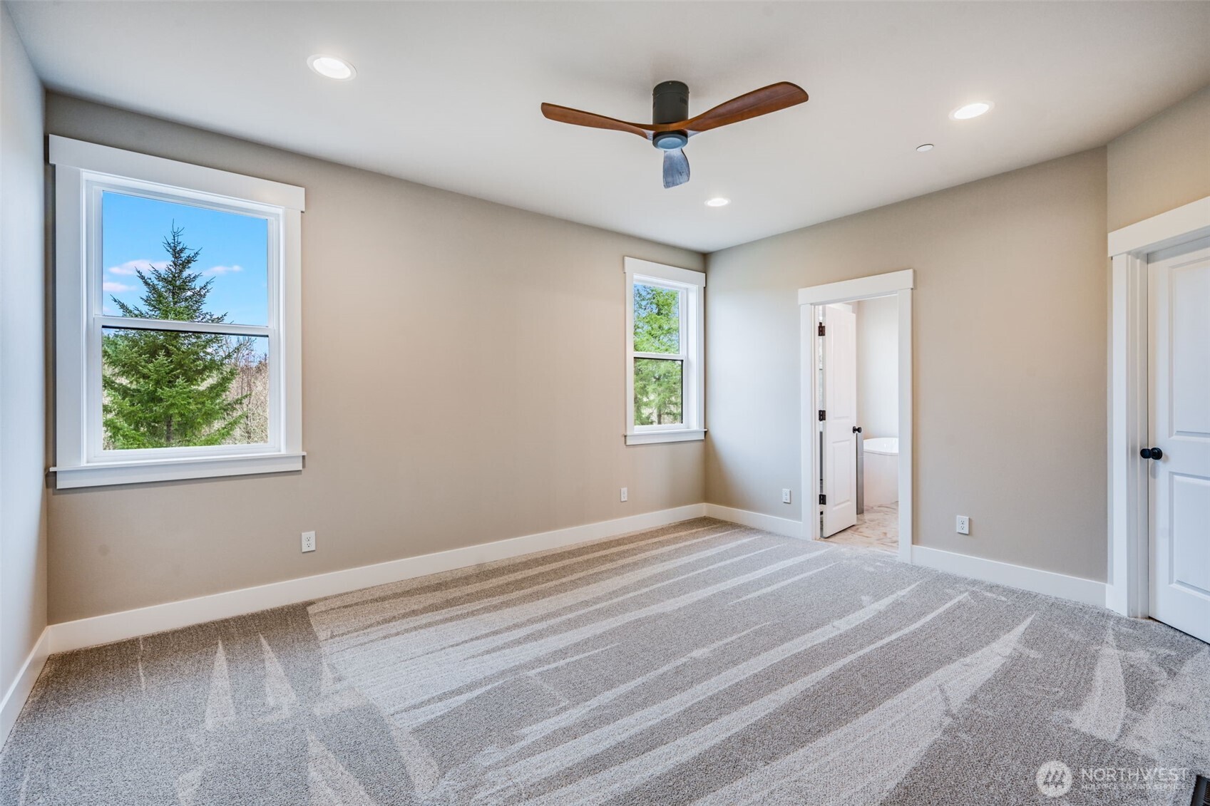 property viewer photo 11