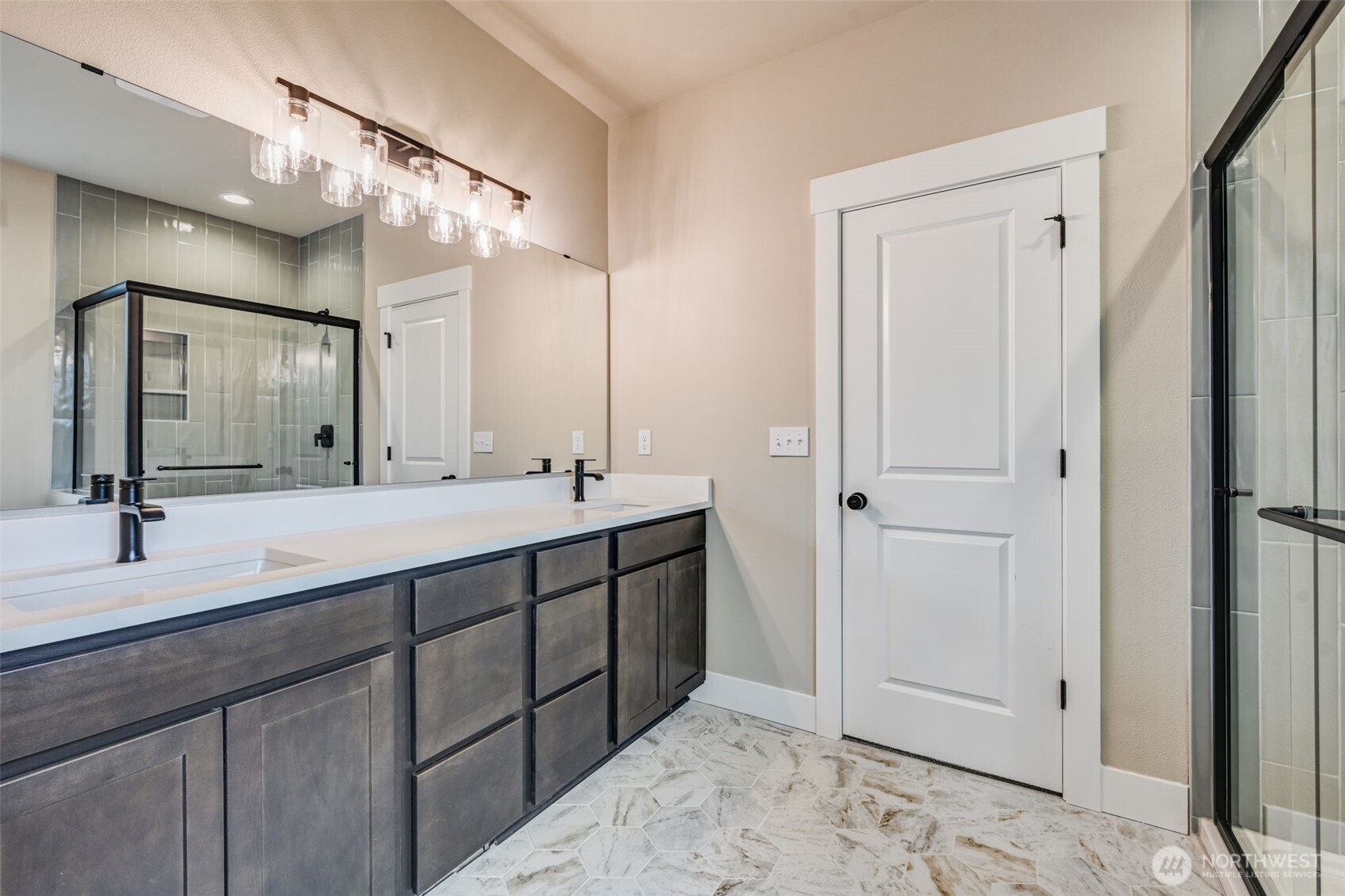 property viewer photo 12