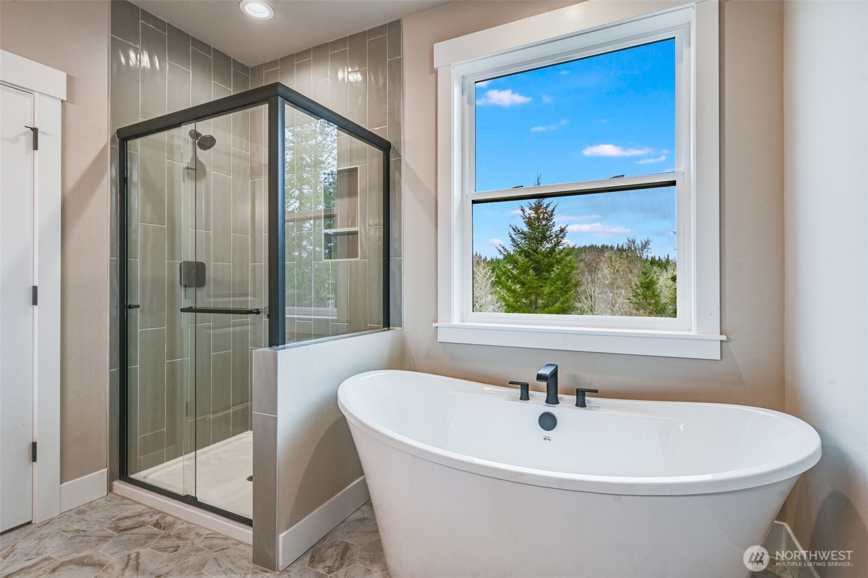 property viewer photo 13