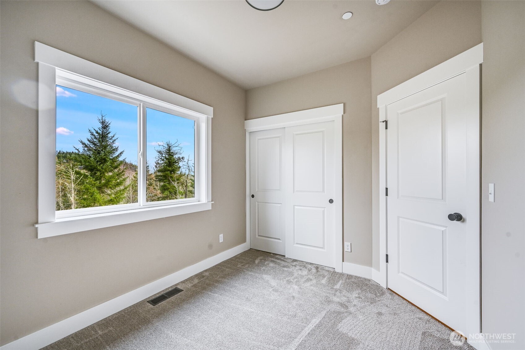 property viewer photo 16