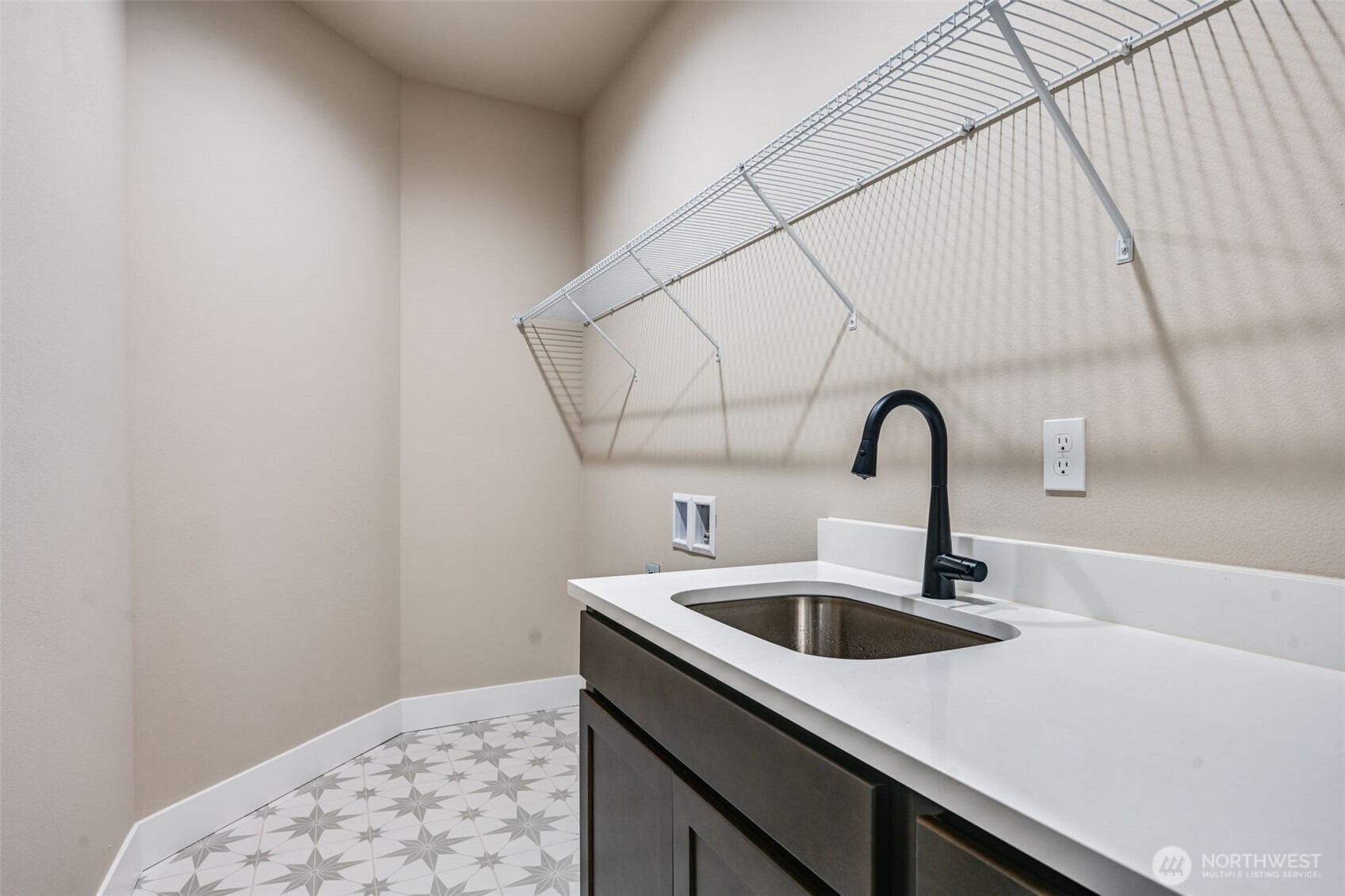 property viewer photo 26