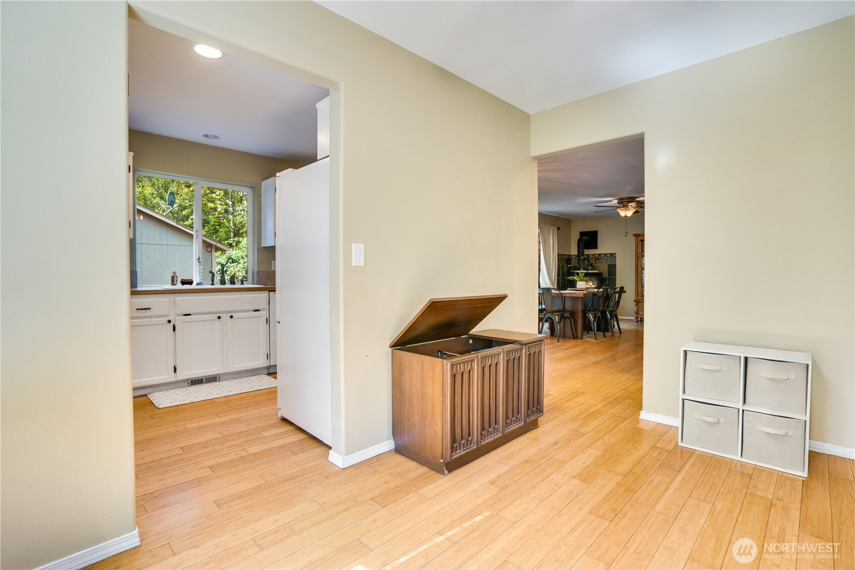 property viewer photo 6