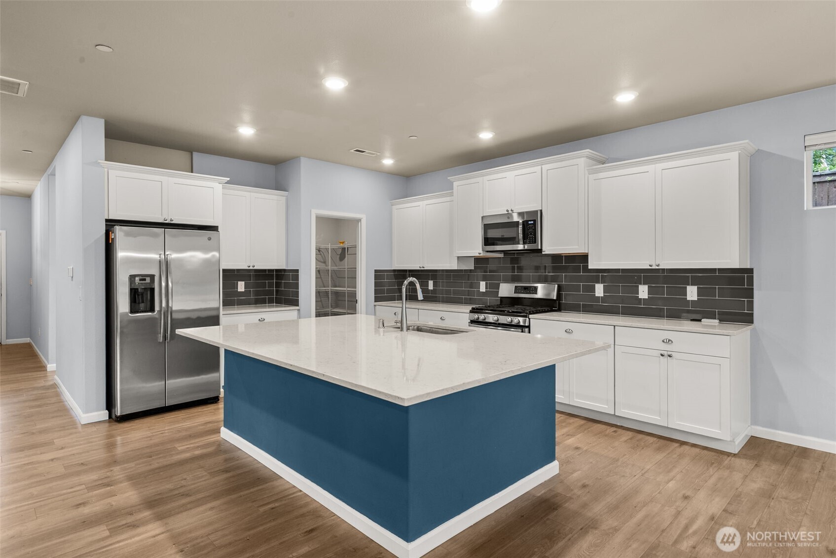 property viewer photo 10