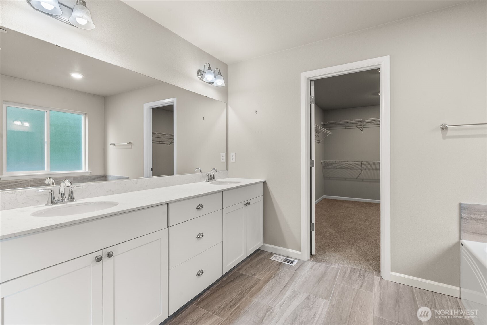 property viewer photo 16