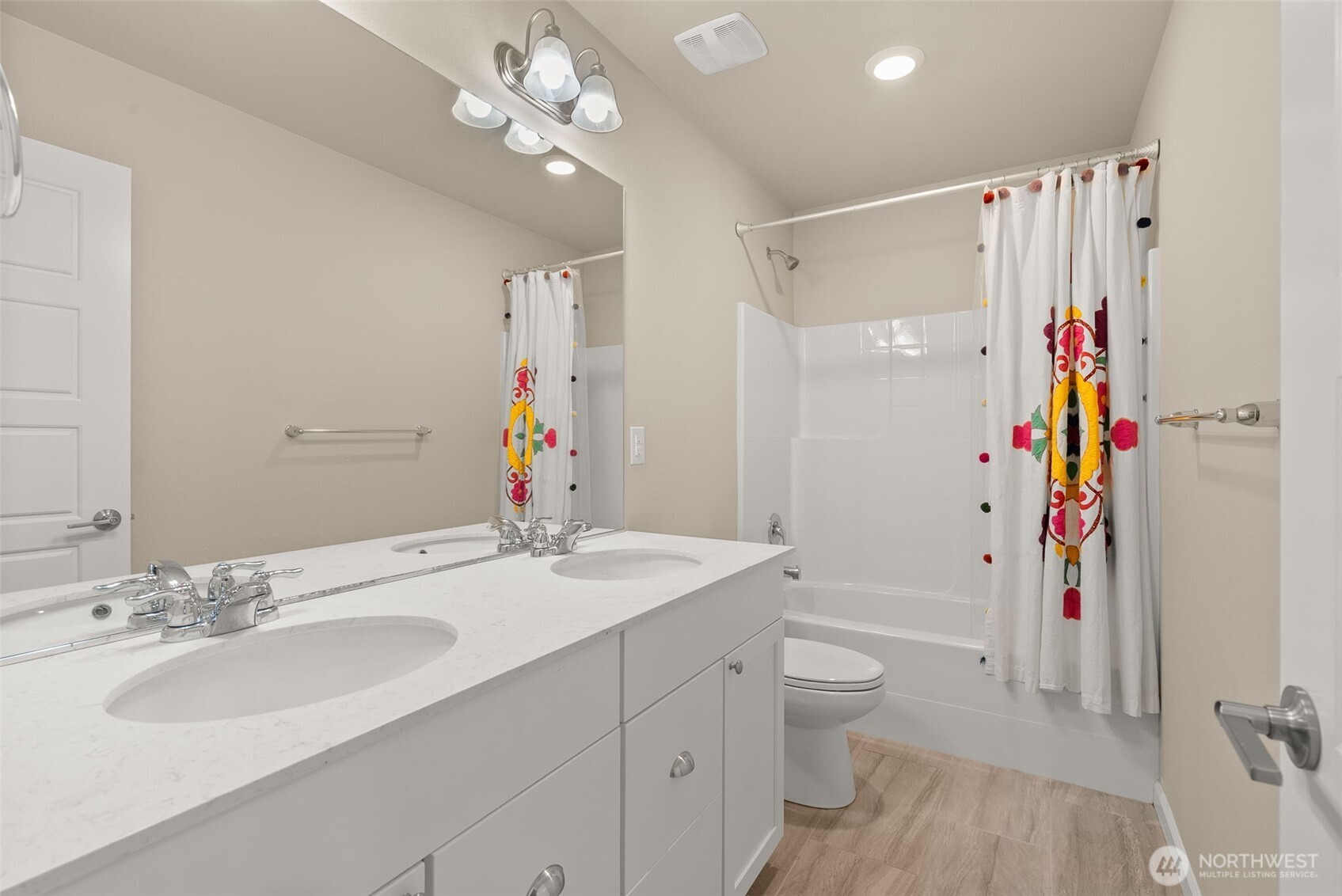 property viewer photo 23