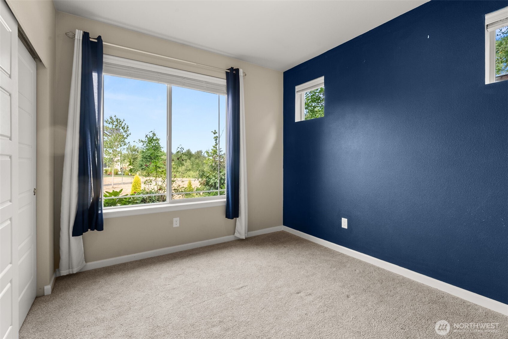 property viewer photo 5