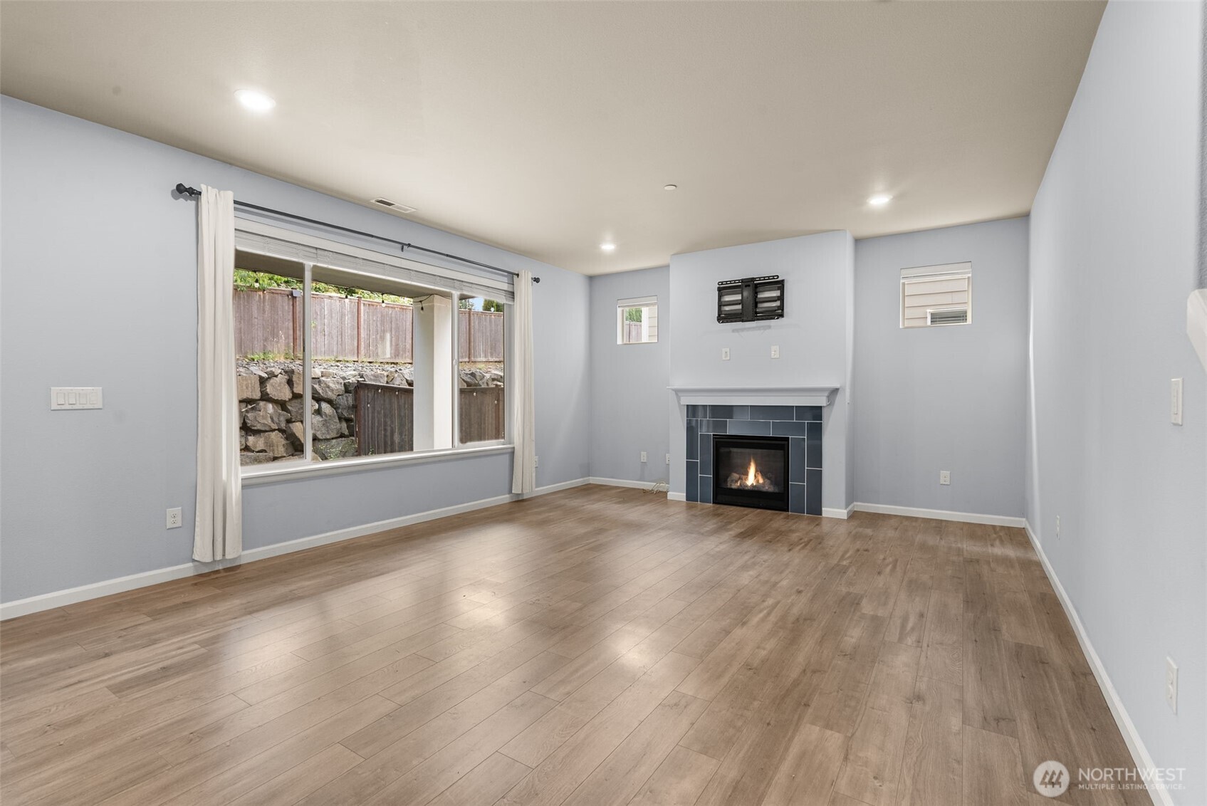 property viewer photo 7