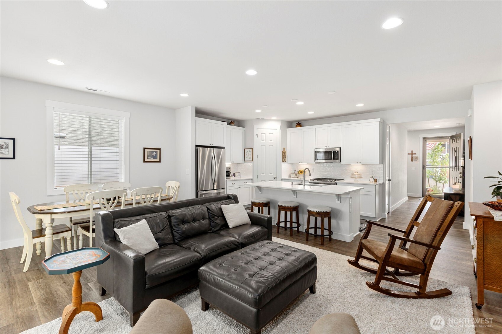 property viewer photo 6