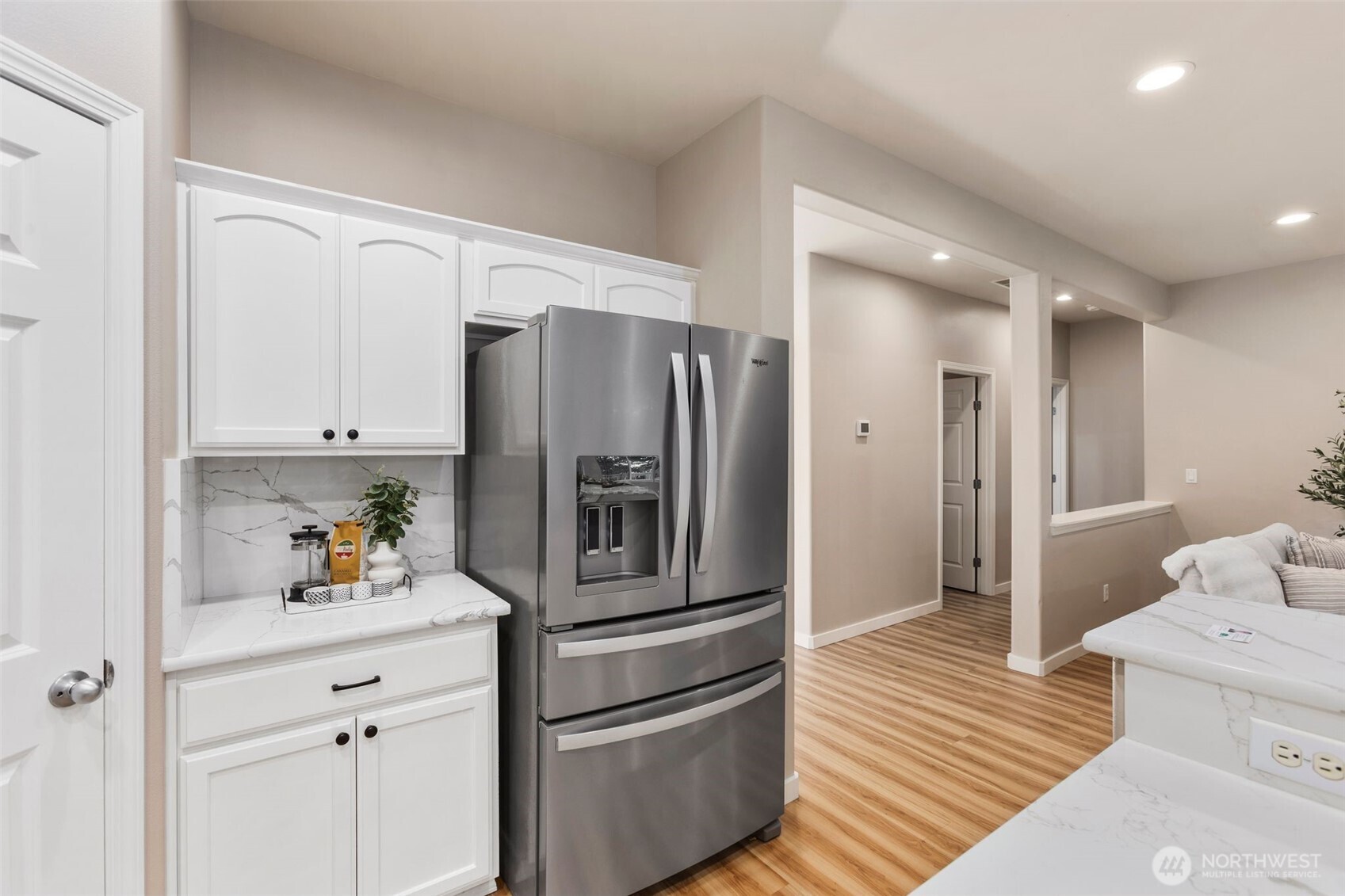 property viewer photo 16