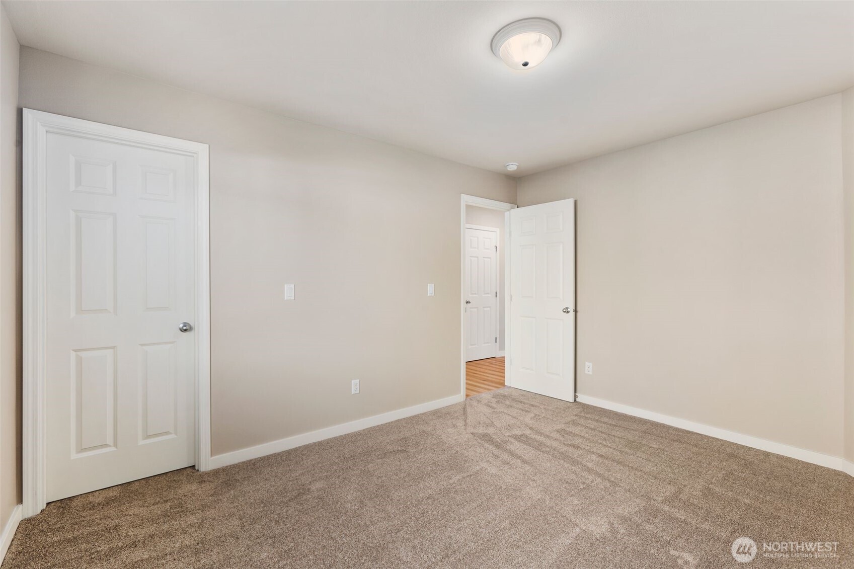 property viewer photo 24