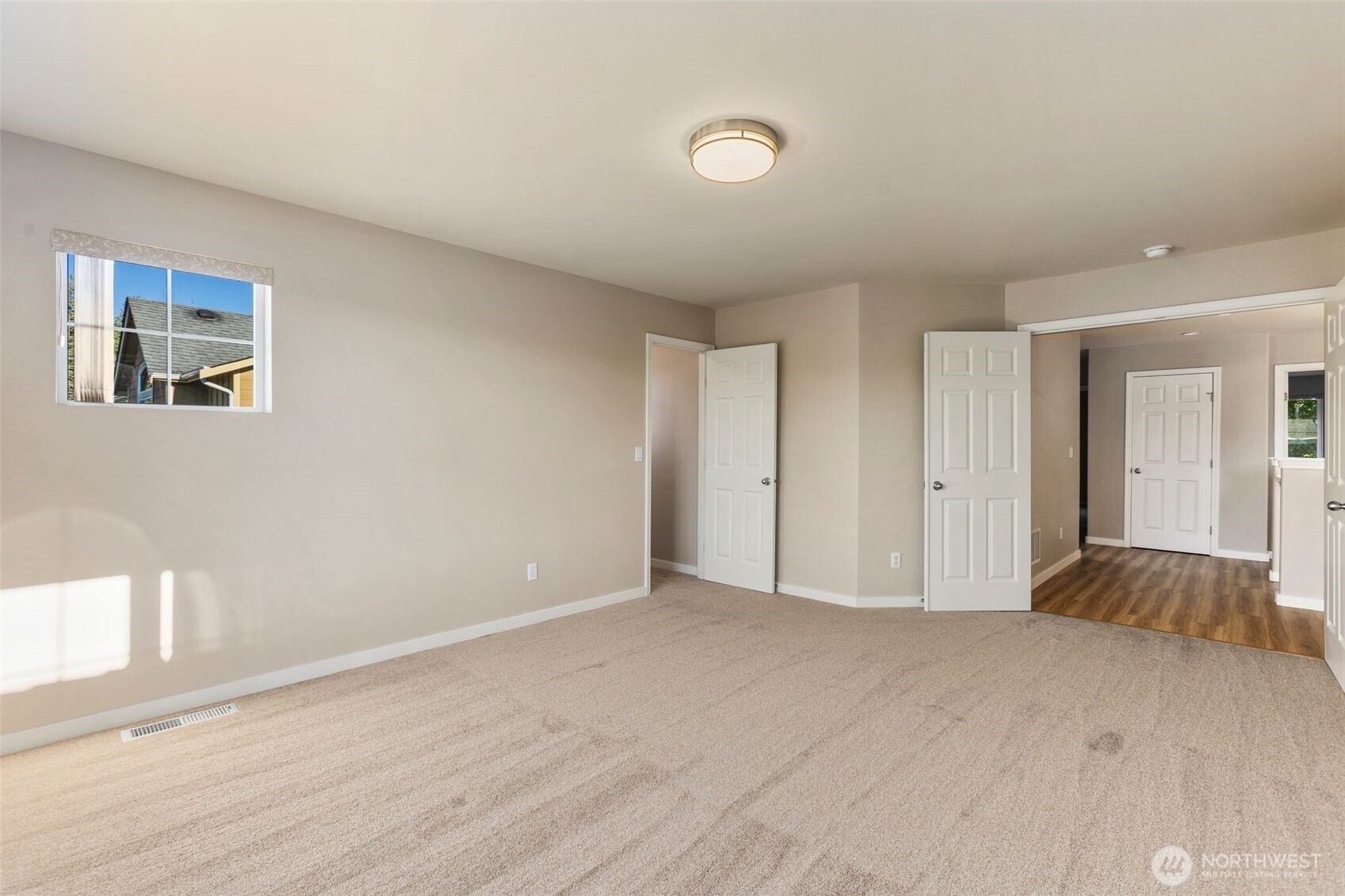 property viewer photo 25