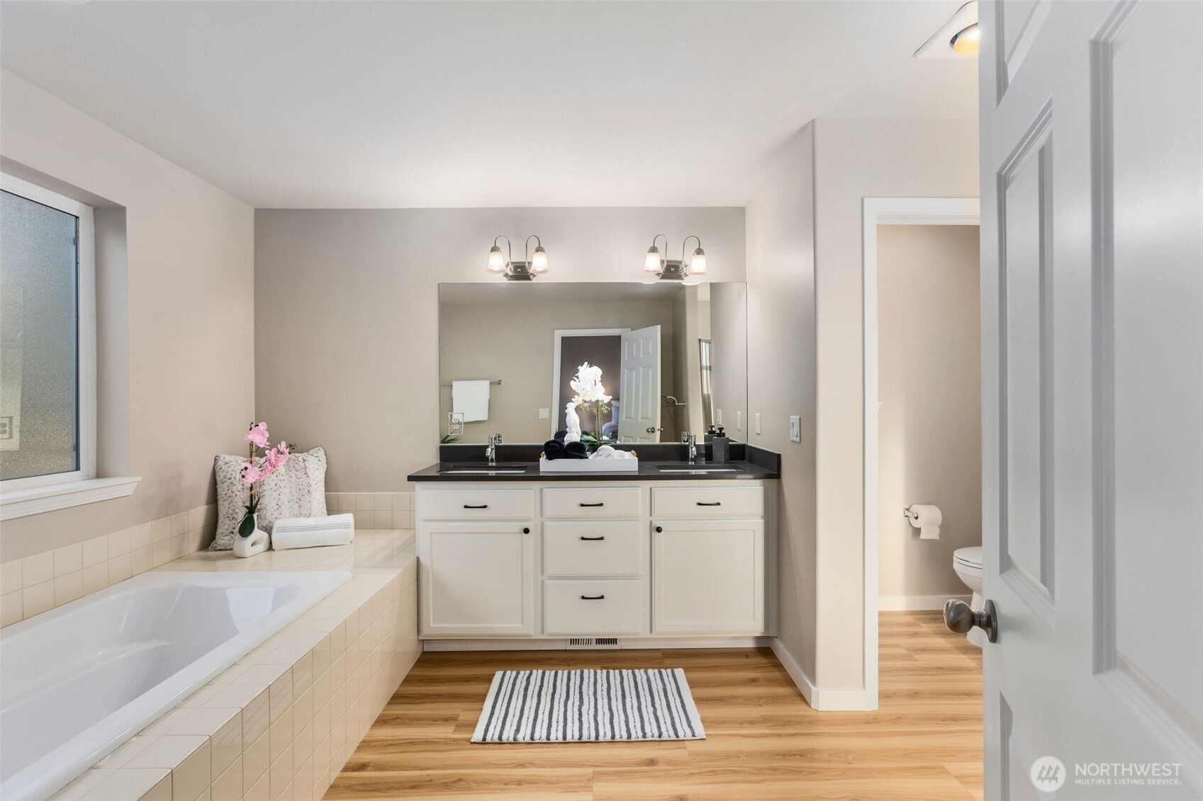 property viewer photo 31