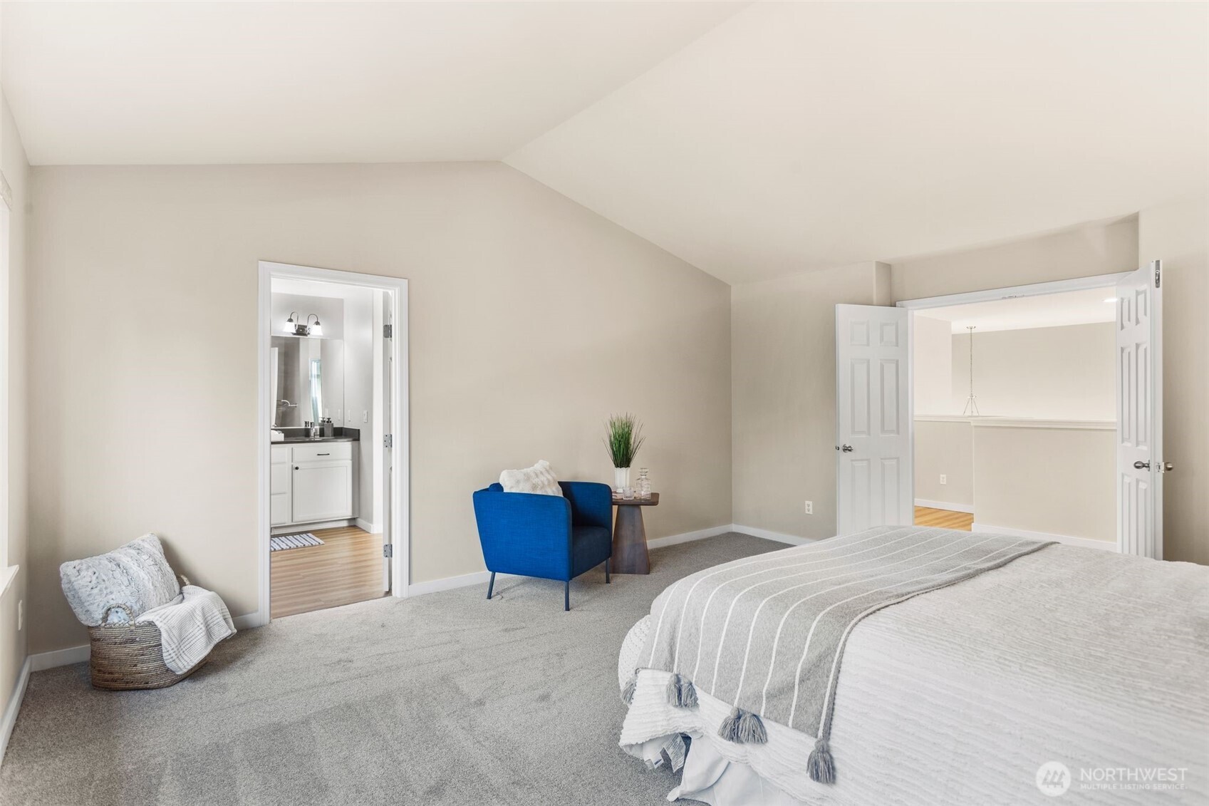 property viewer photo 35