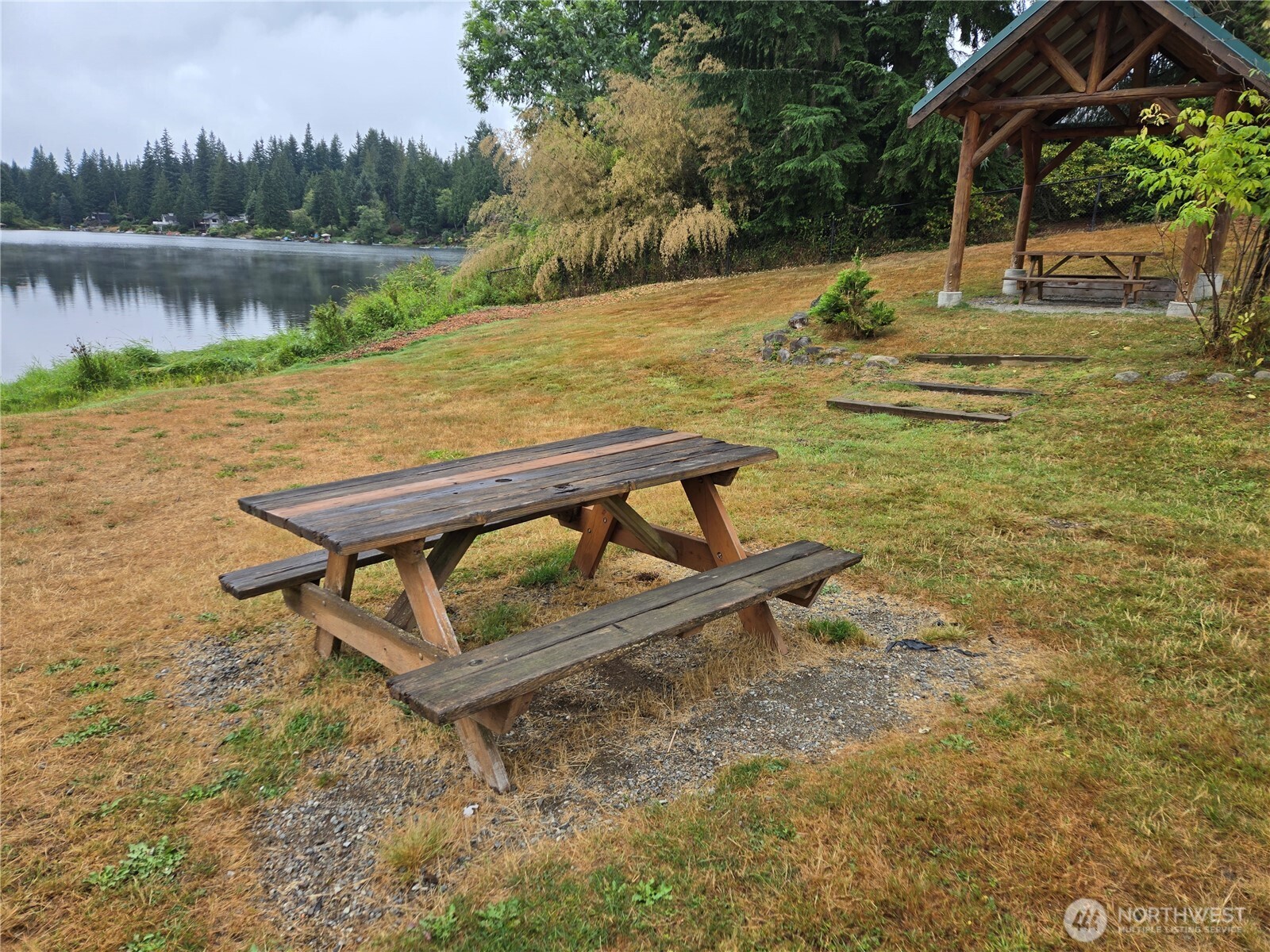 property viewer photo 3
