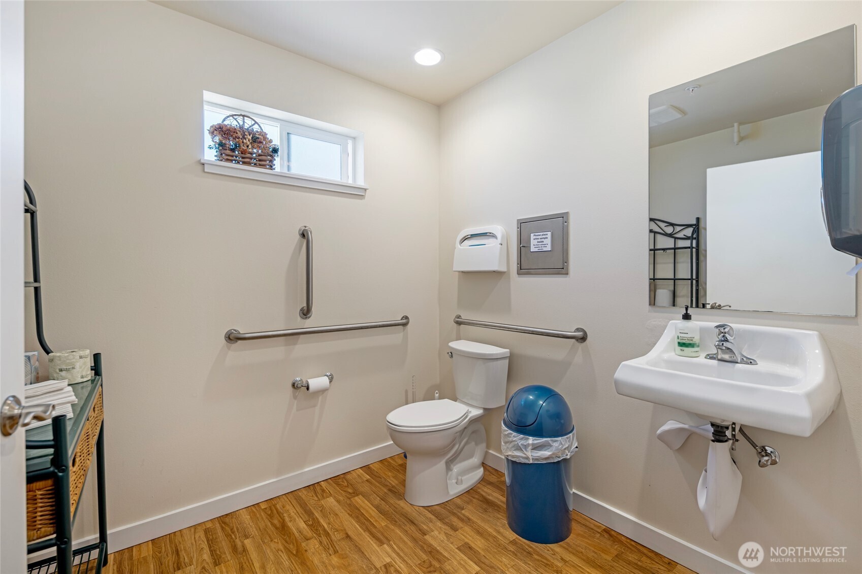 main property photo 18