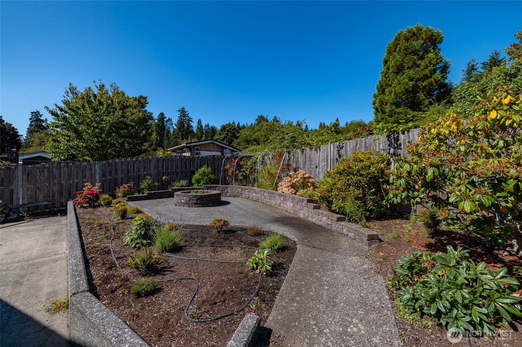 property viewer photo 35