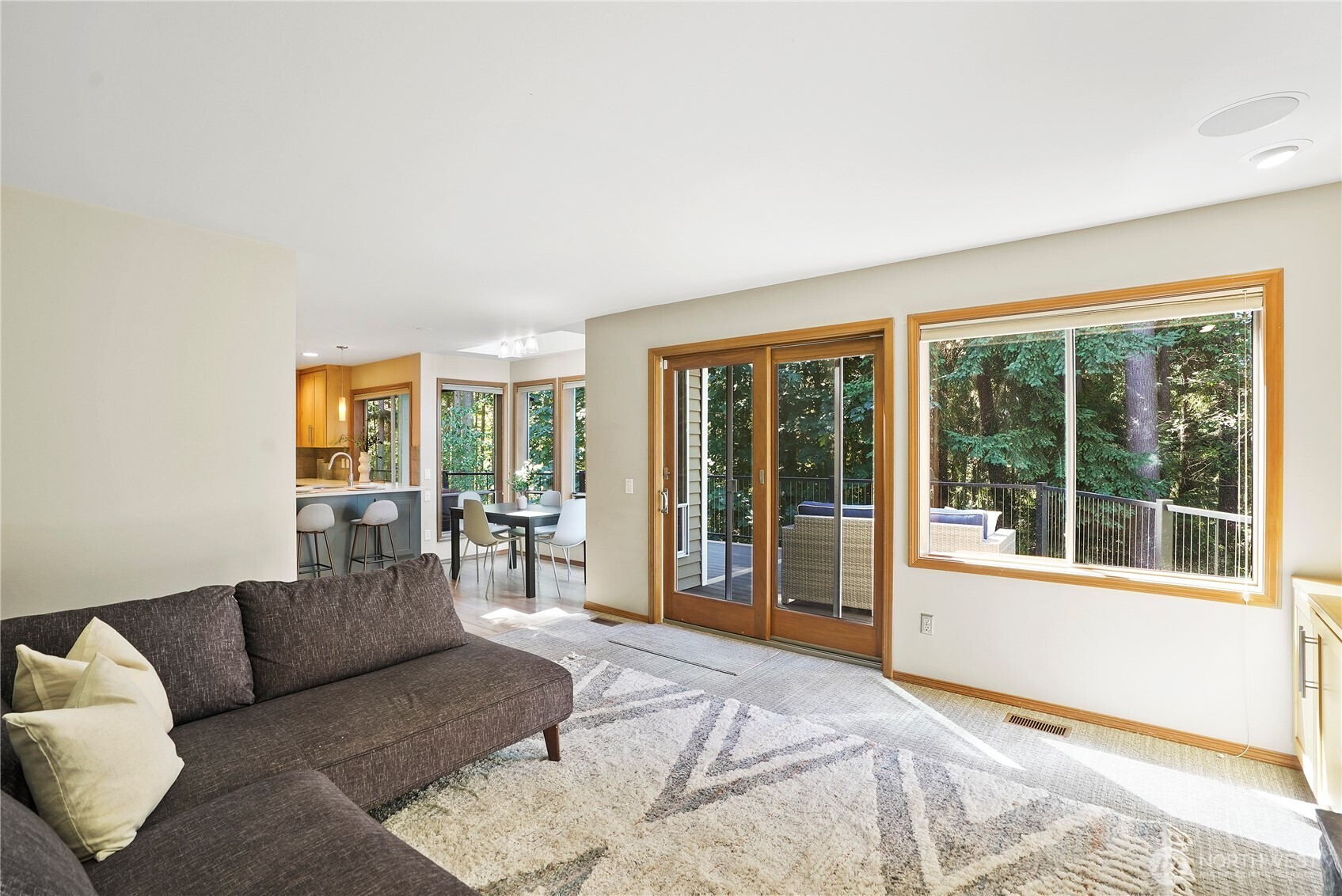 property viewer photo 10