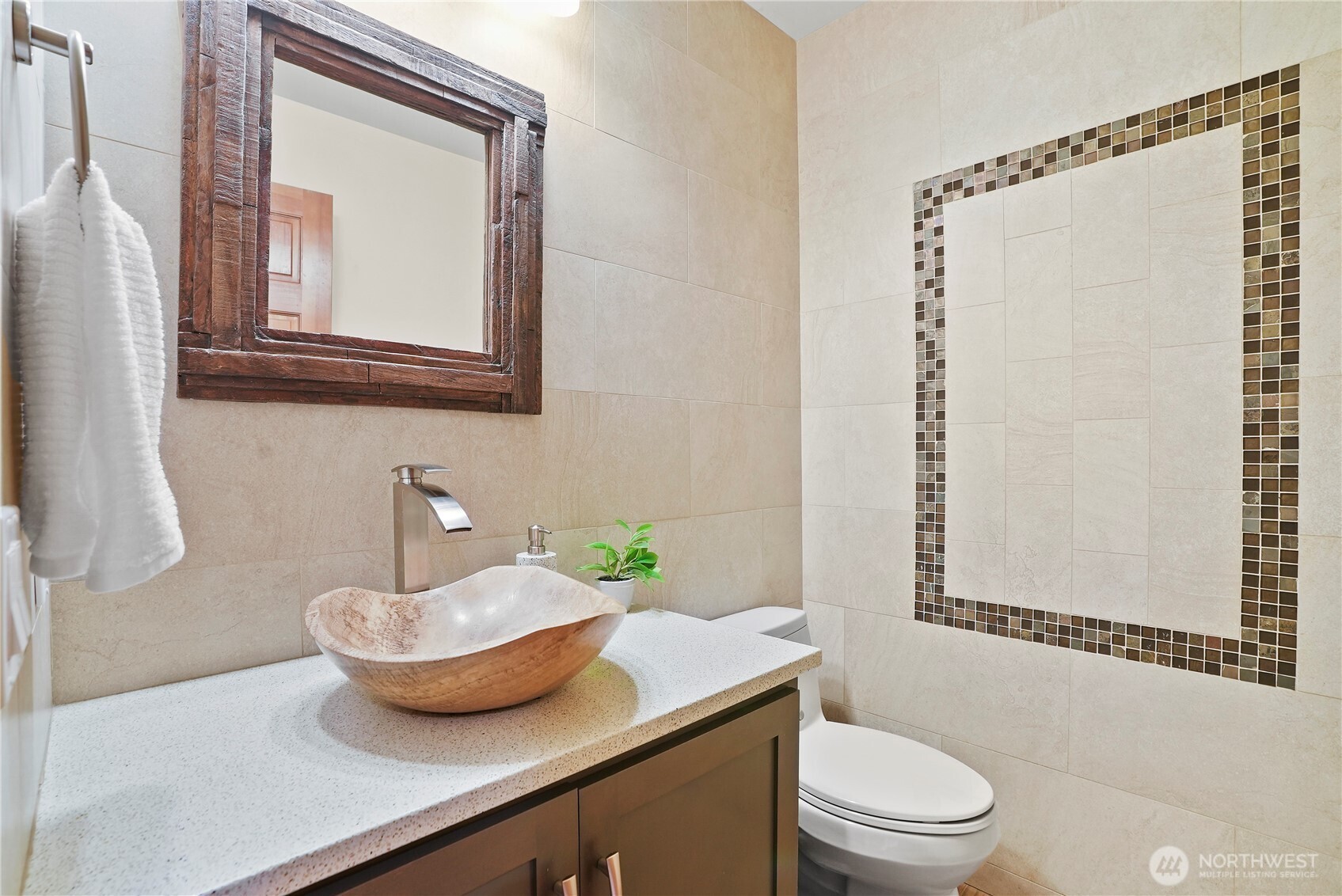 property viewer photo 16