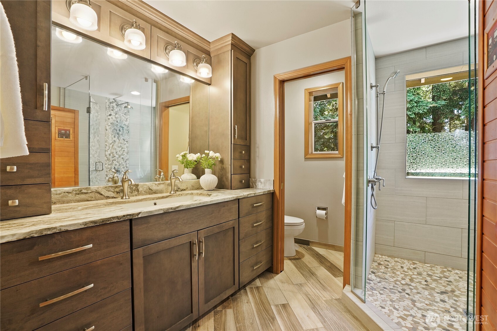 property viewer photo 21
