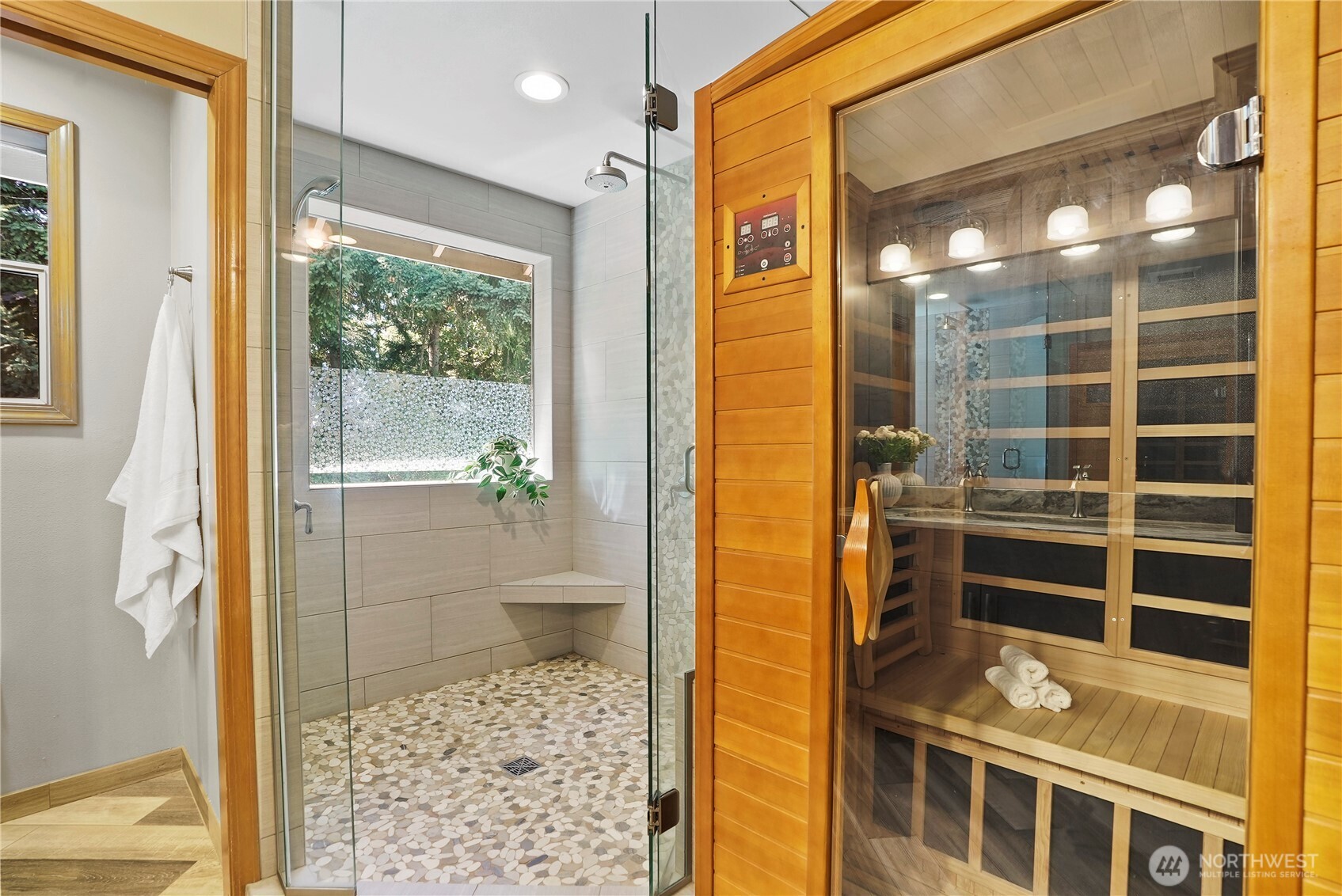 property viewer photo 22