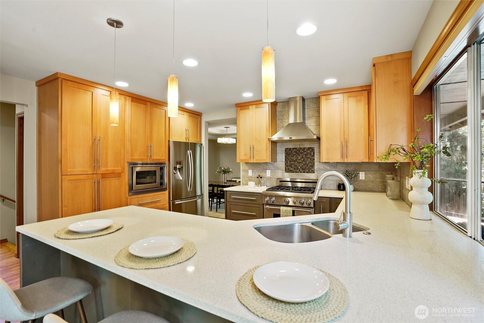 property viewer photo 3