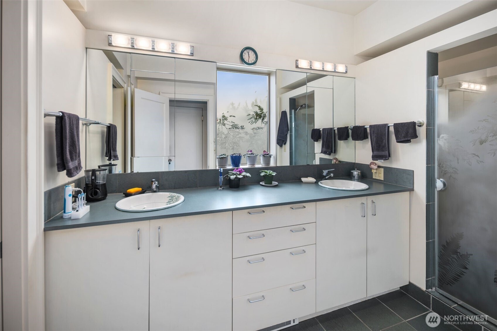 property viewer photo 22