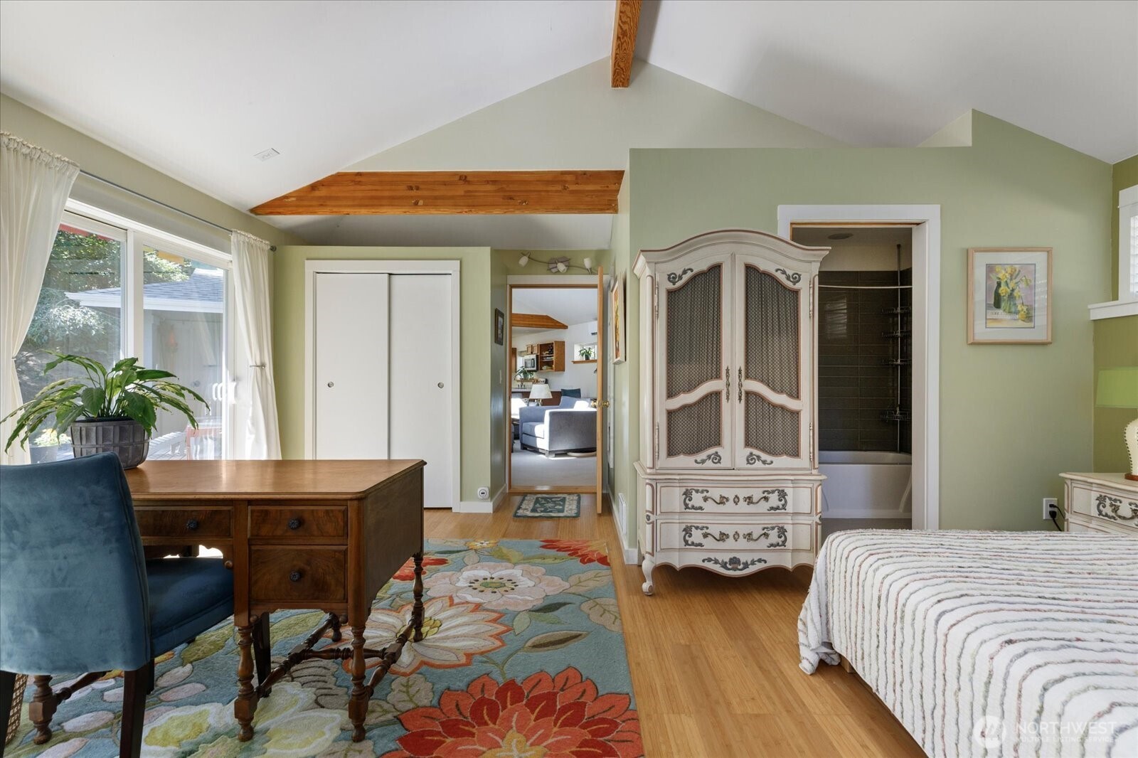 property viewer photo 23