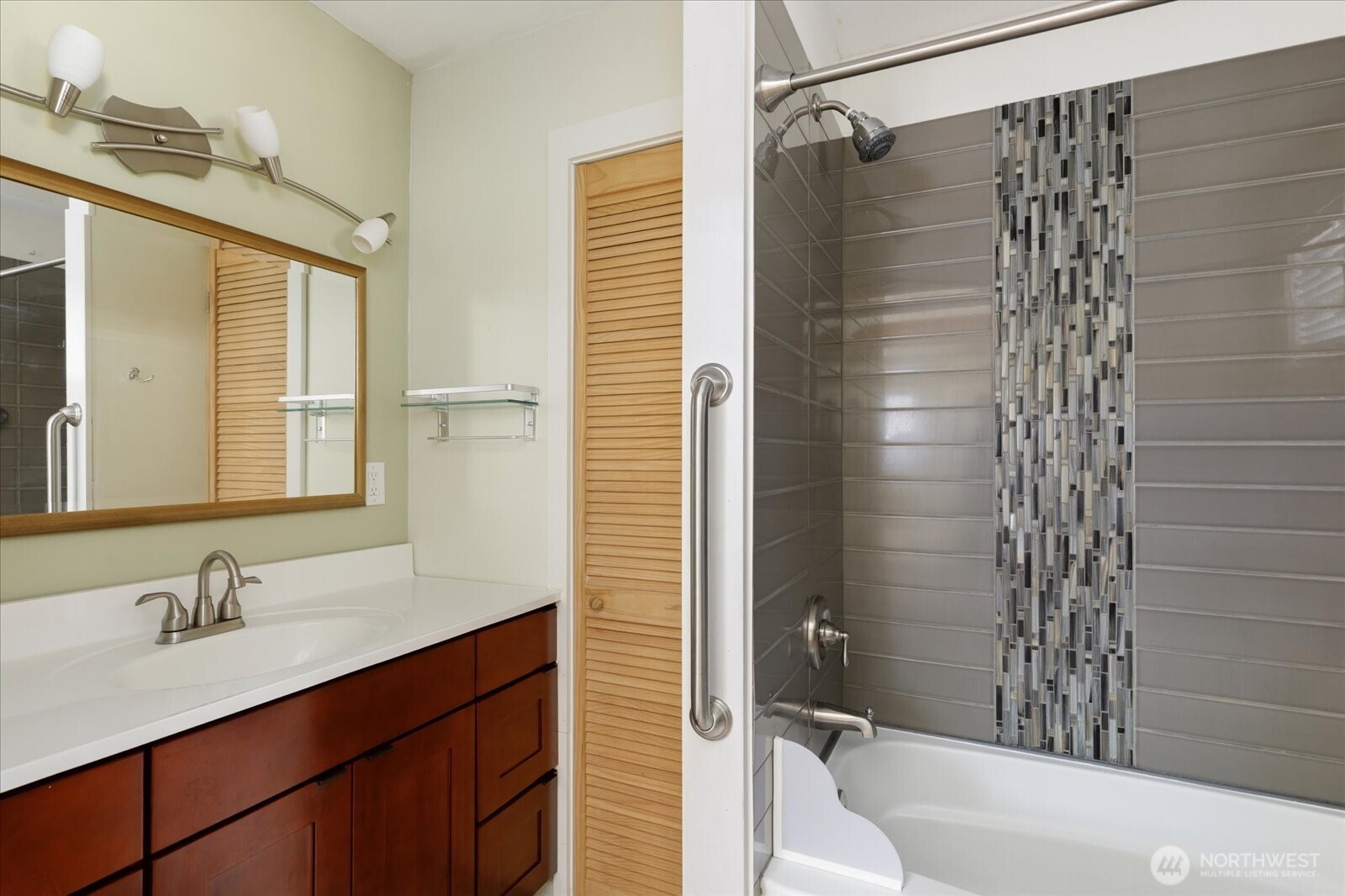 property viewer photo 25