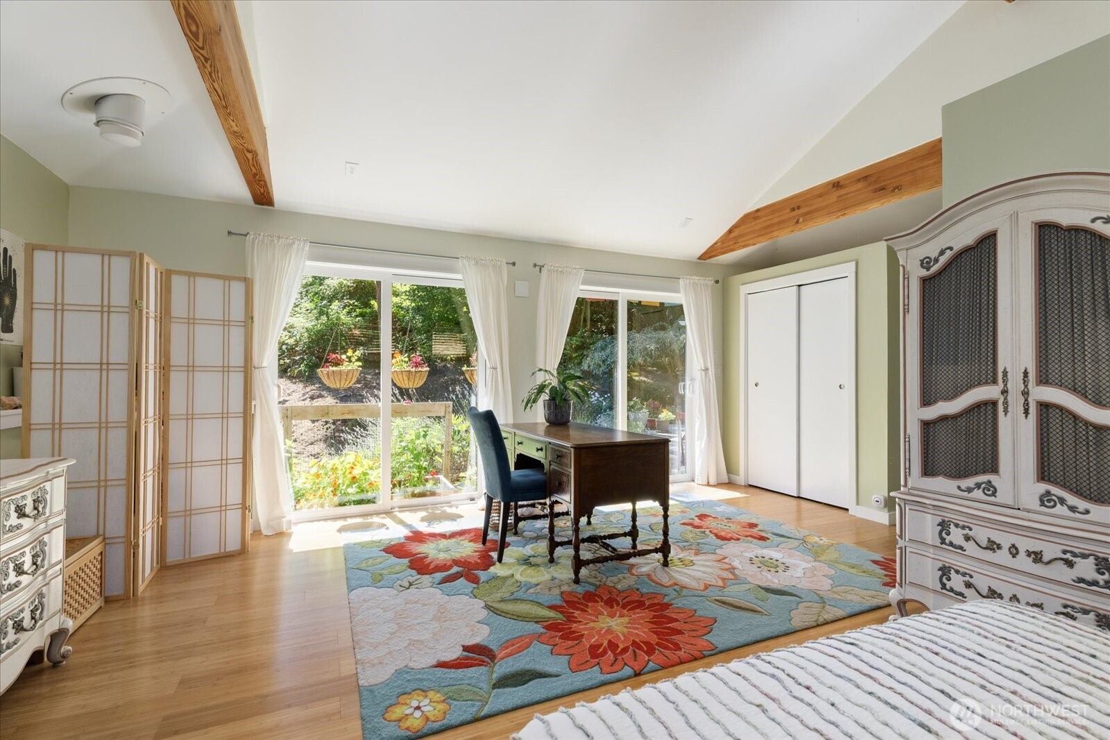 property viewer photo 26