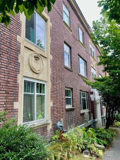 property viewer photo 3
