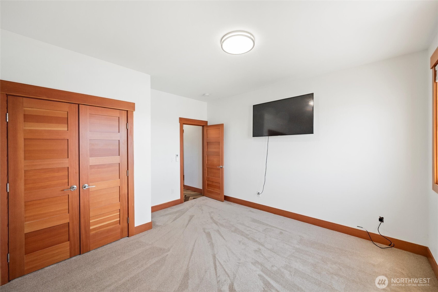 property viewer photo 13