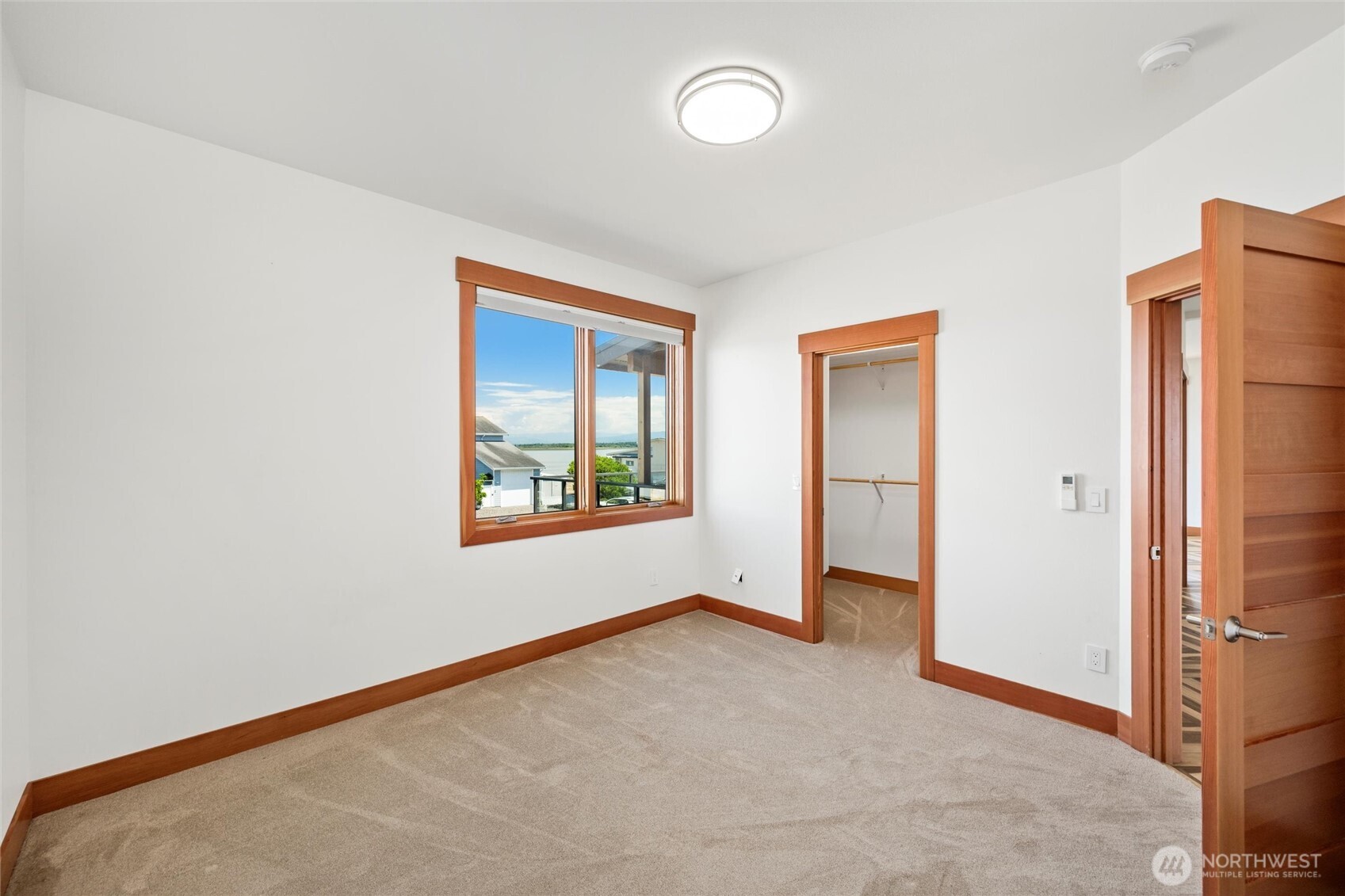 property viewer photo 14