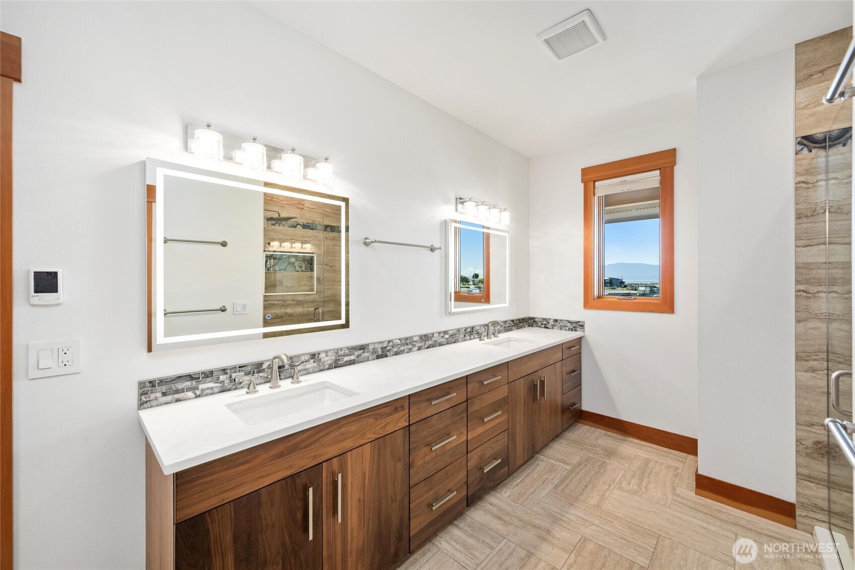 property viewer photo 8