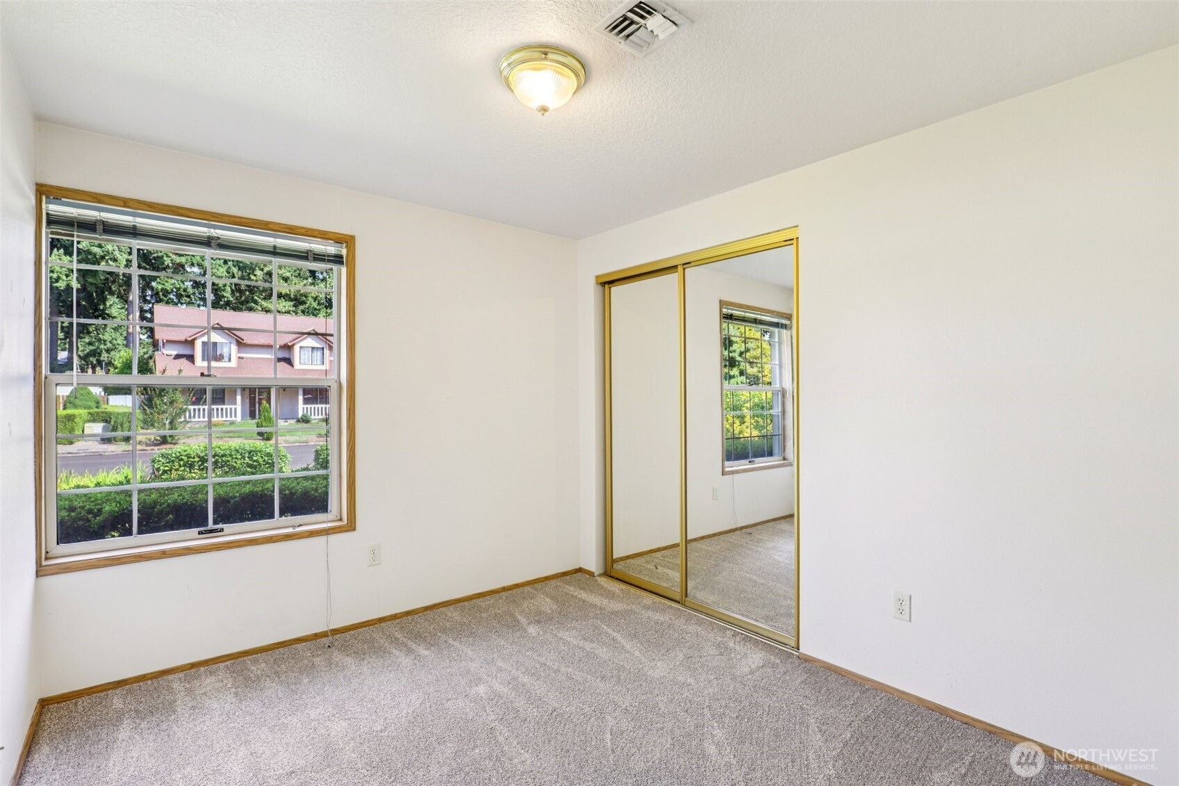 property viewer photo 22