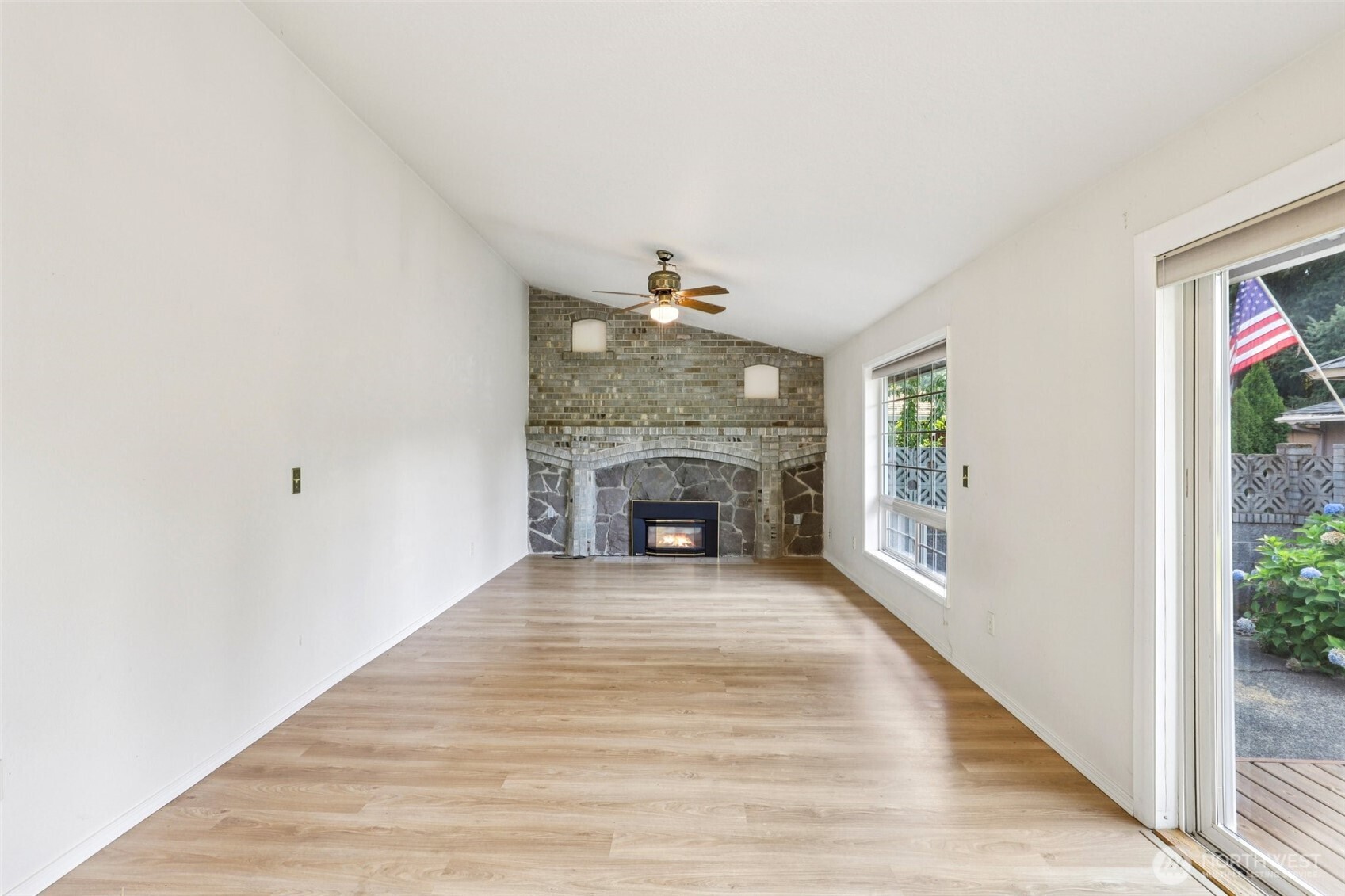 property viewer photo 8
