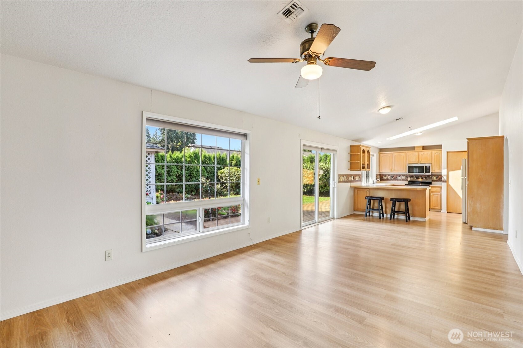 property viewer photo 9