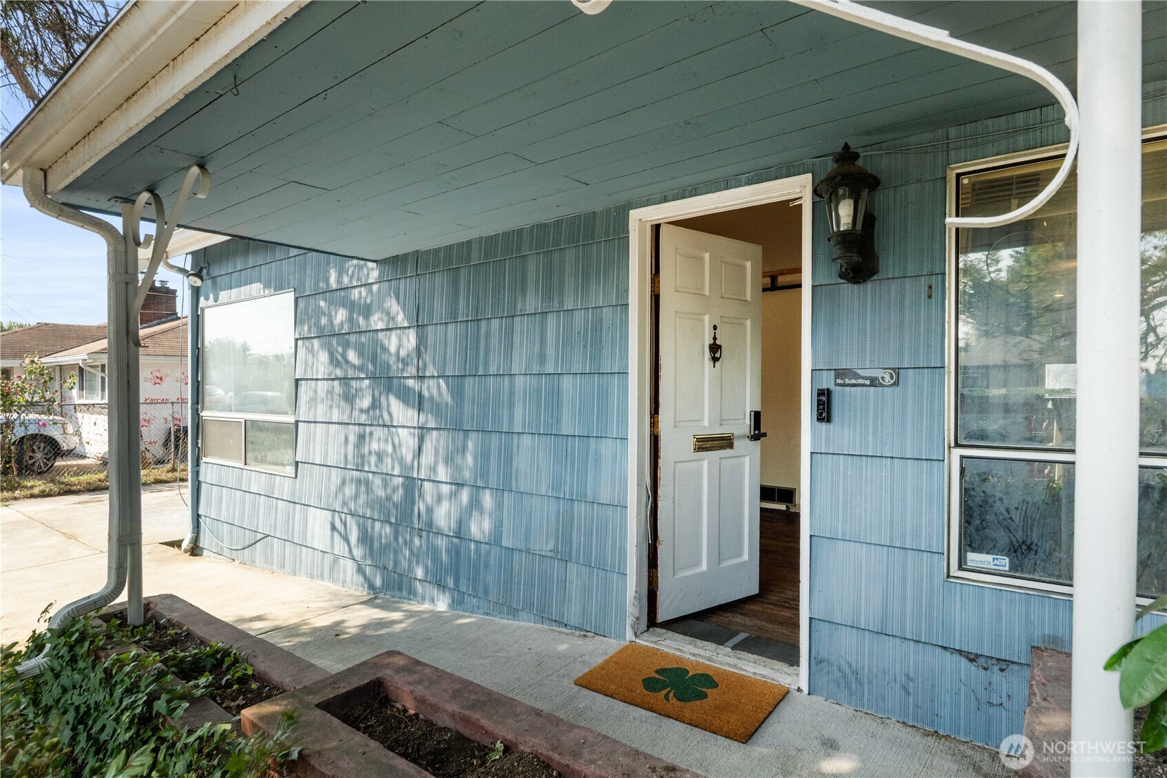 property viewer photo 3