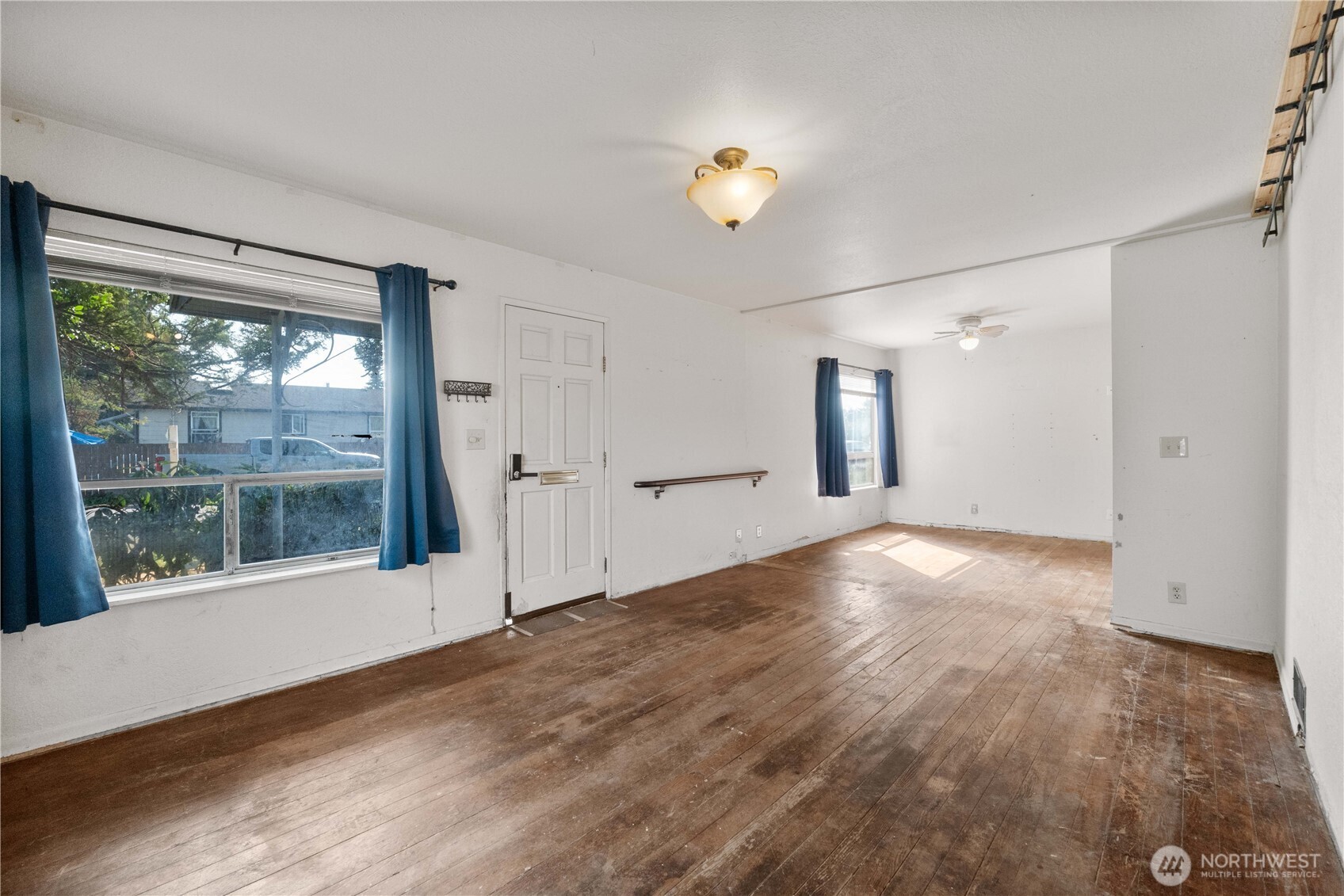 property viewer photo 4