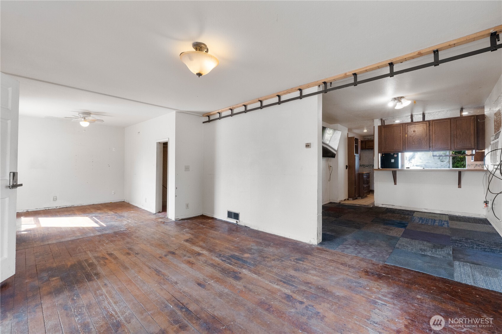 property viewer photo 6